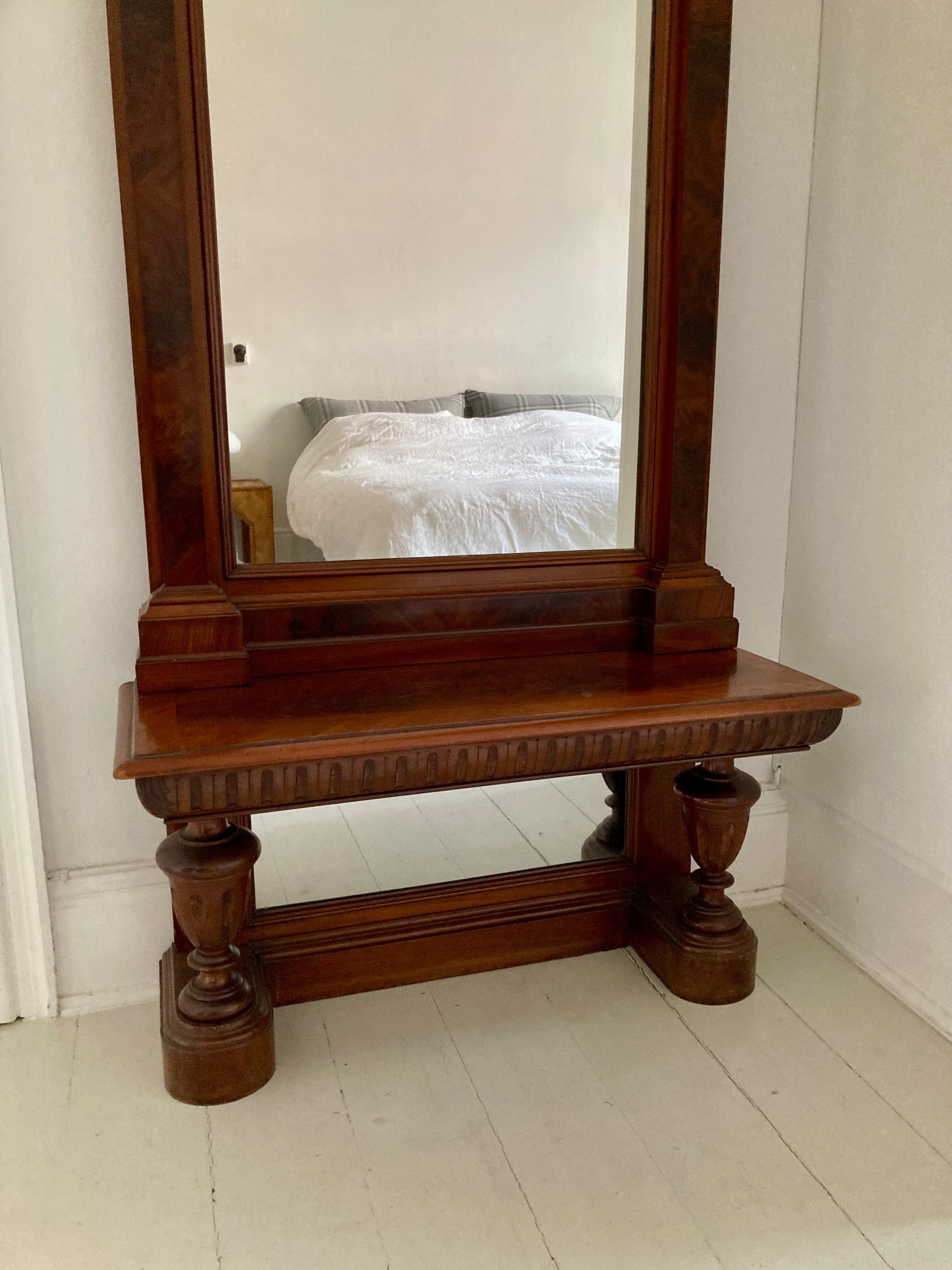 Veneer 1900s Mahogany Wall Mirror with Console