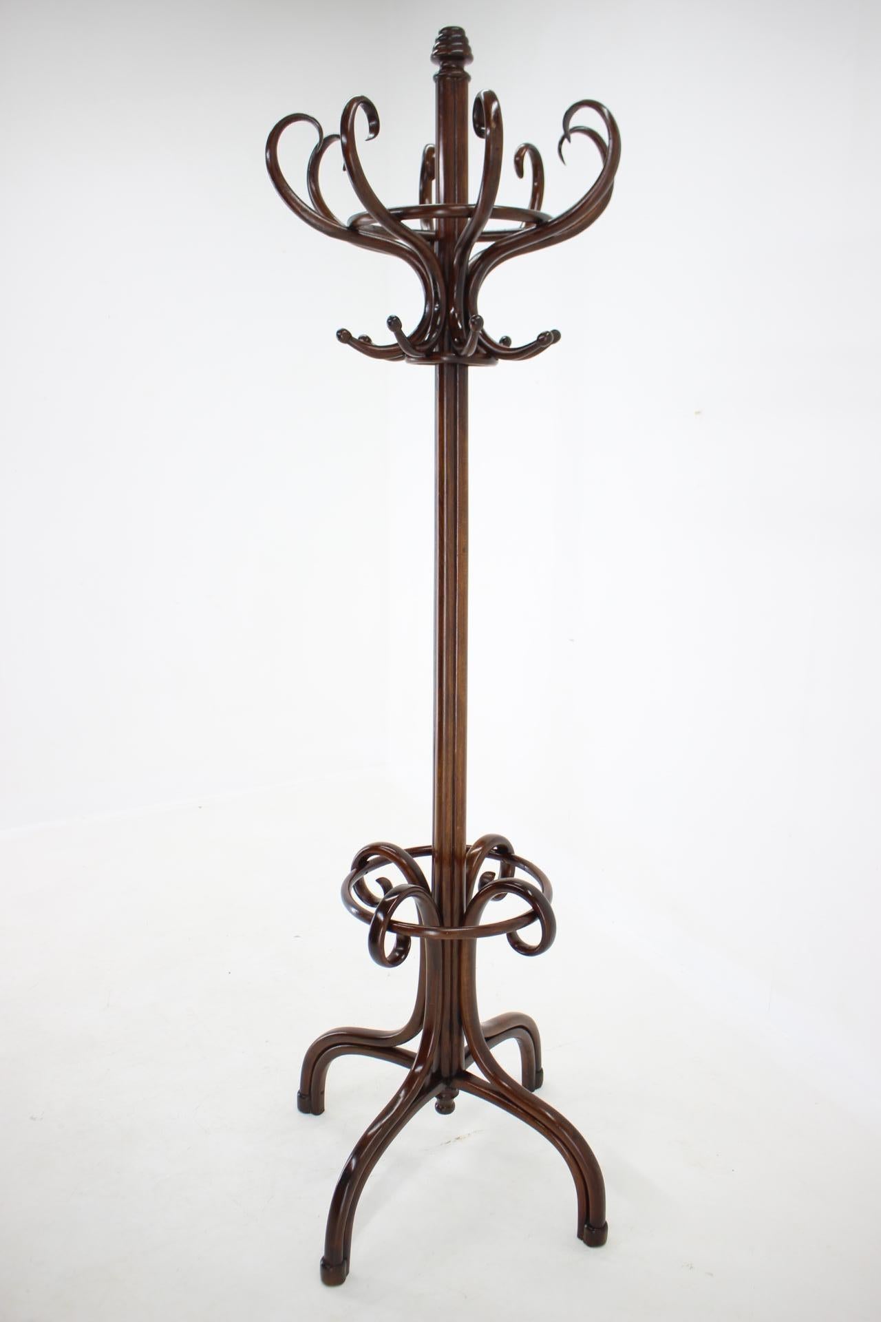 1900s, Michael Thonet Floor Hanger Thonet Nr.1 for Thonet In Good Condition For Sale In Praha, CZ