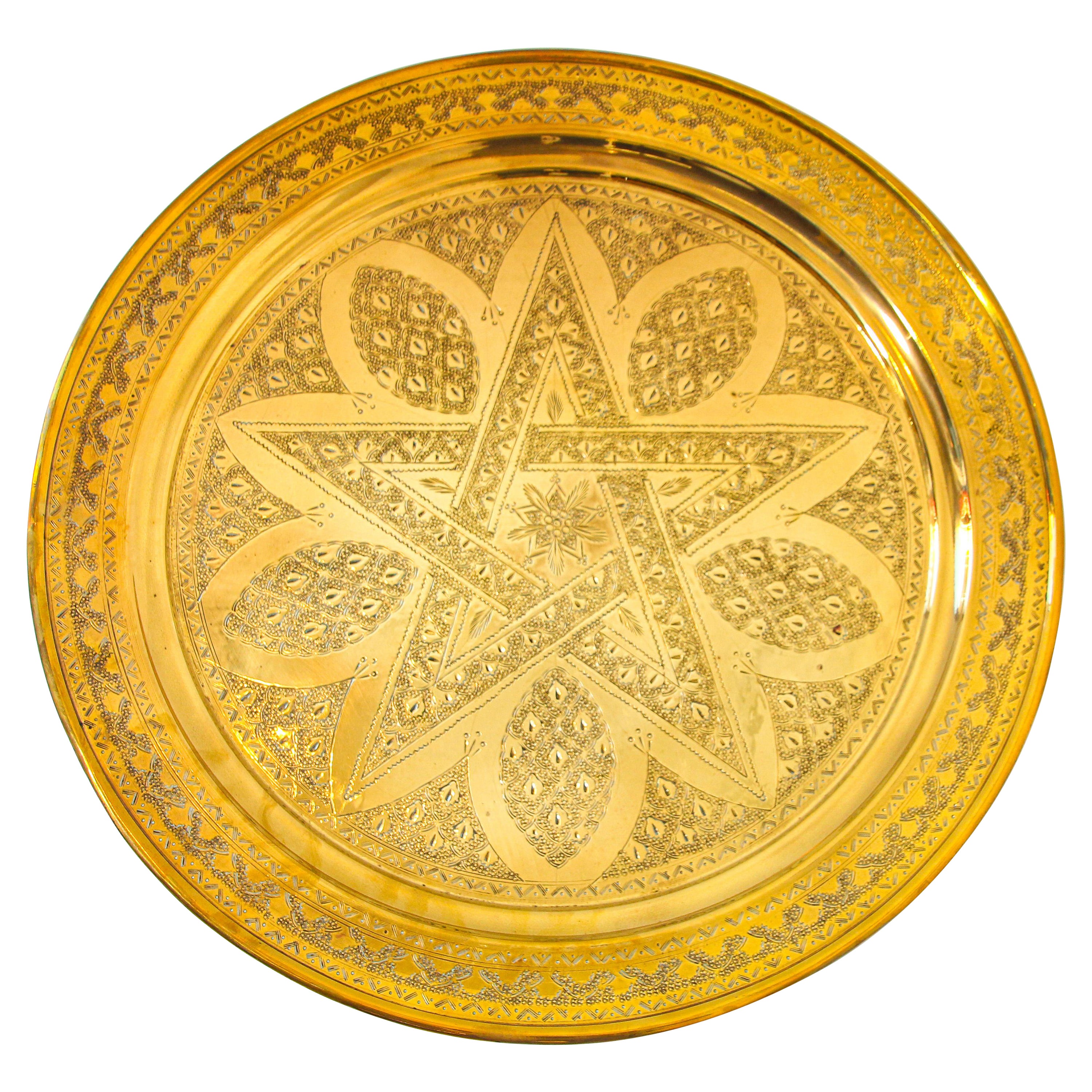 Plateau en laiton marocain des années 1900 gravé d'étoiles de collection Plateau poli 22,5 po. D.