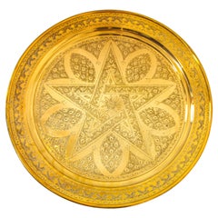 Vassoio marocchino in ottone del 1900 con stella incisa da collezione e piatto lucido da 22,5 pollici. D.