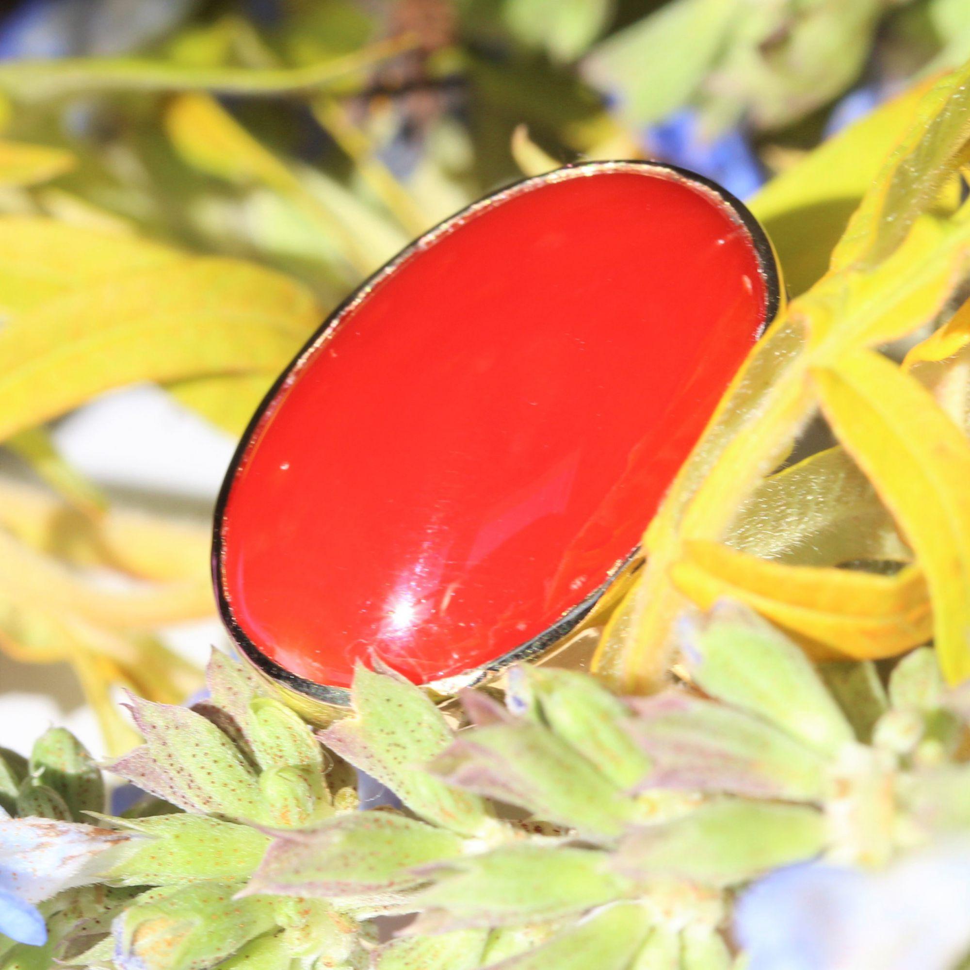 1900s Natural Japanese Blood Red Coral 18 Karat Yellow Gold Ring For Sale 3