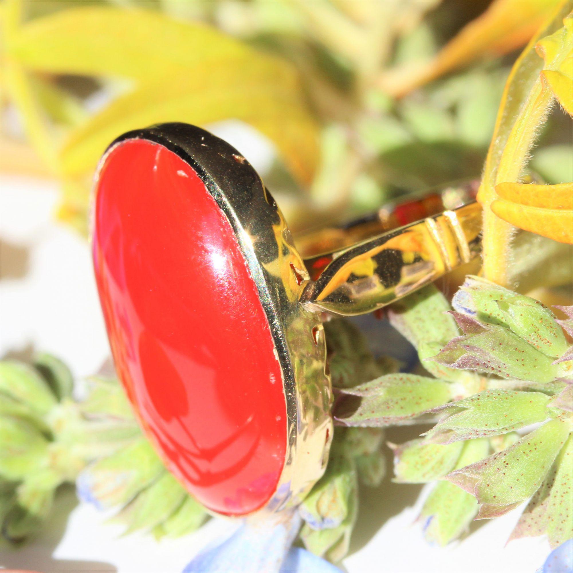 1900s Natural Japanese Blood Red Coral 18 Karat Yellow Gold Ring For Sale 4