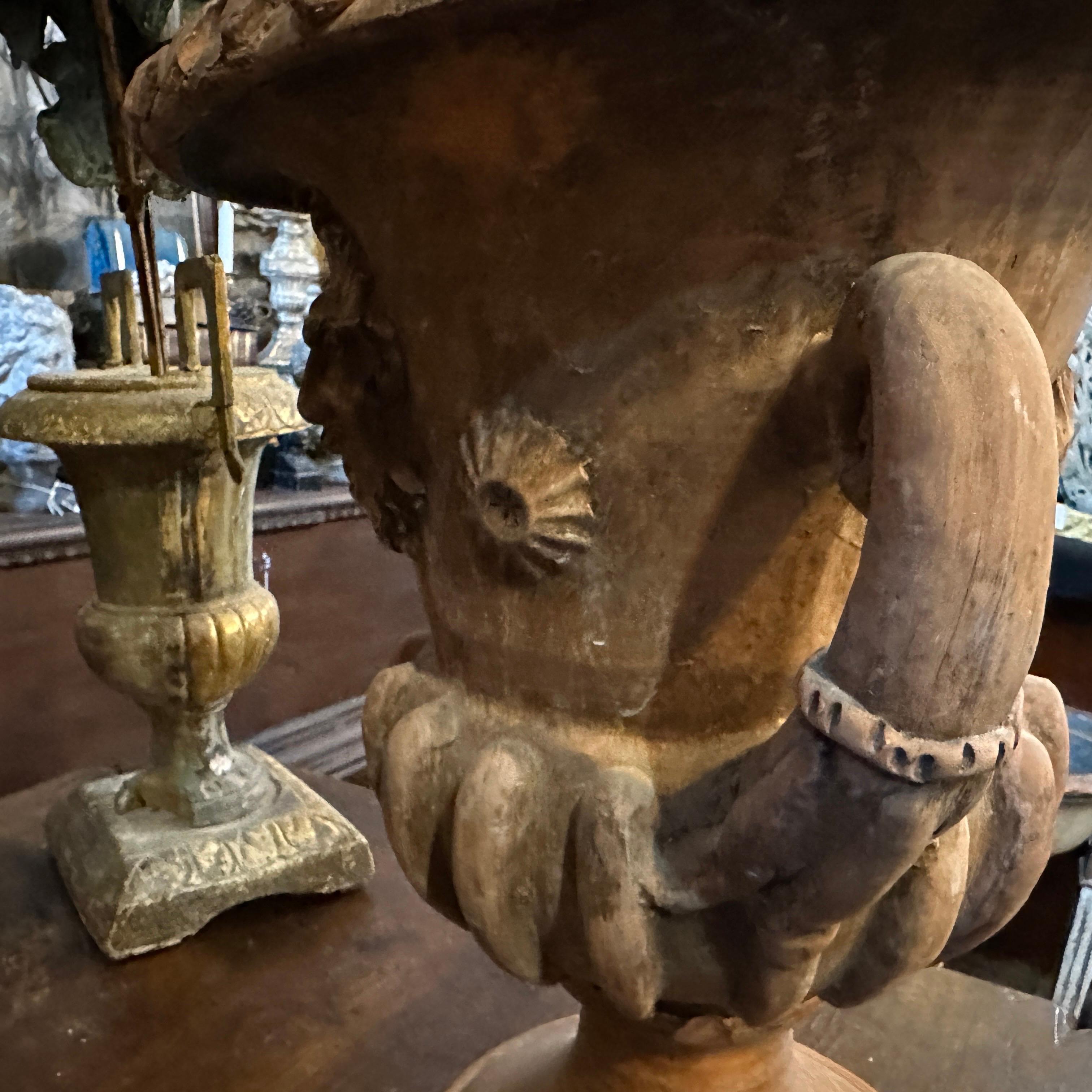 Terracotta Vaso a cratere italiano in terracotta neo-classico del 1900 in vendita