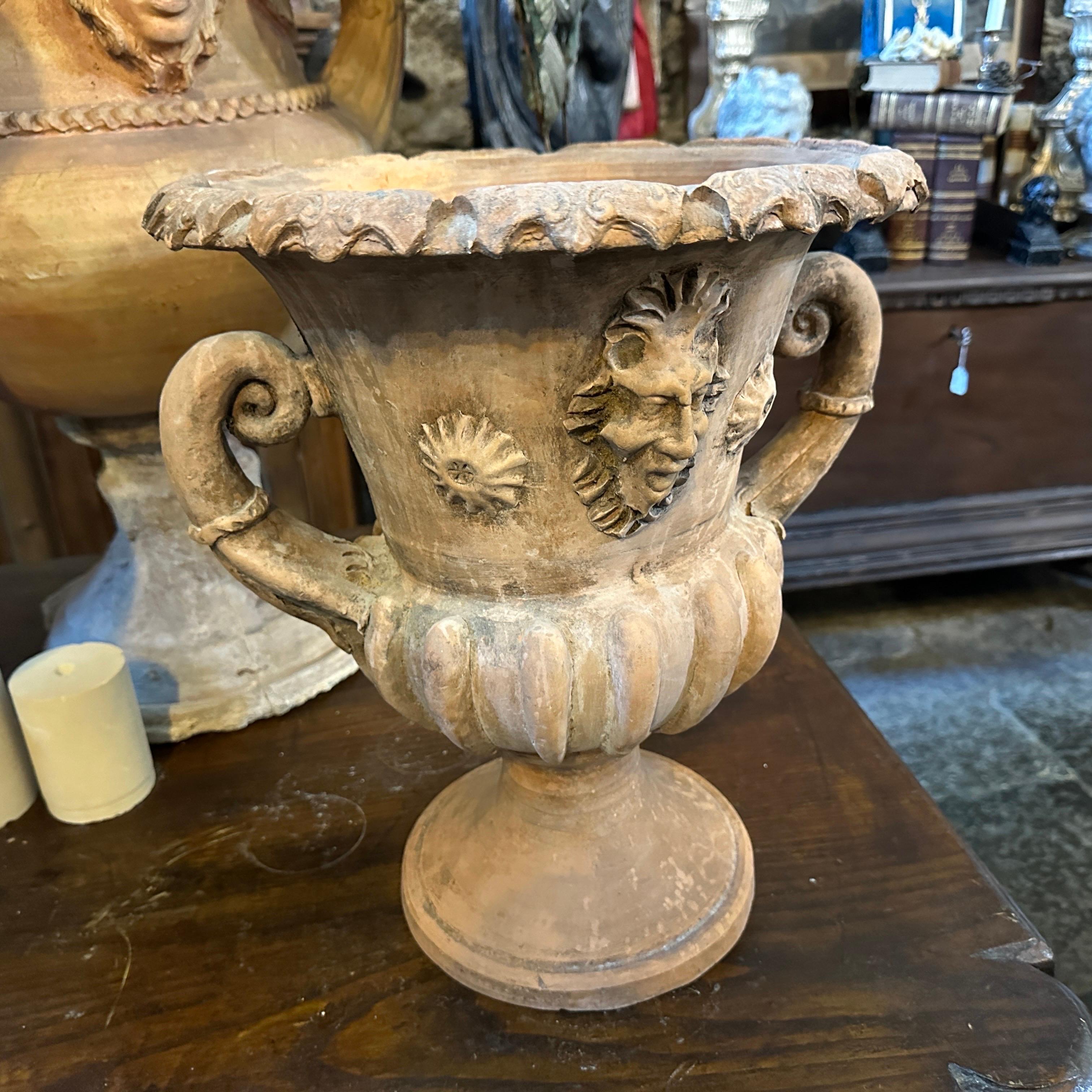 Vaso a cratere italiano in terracotta neo-classico del 1900 in vendita 1