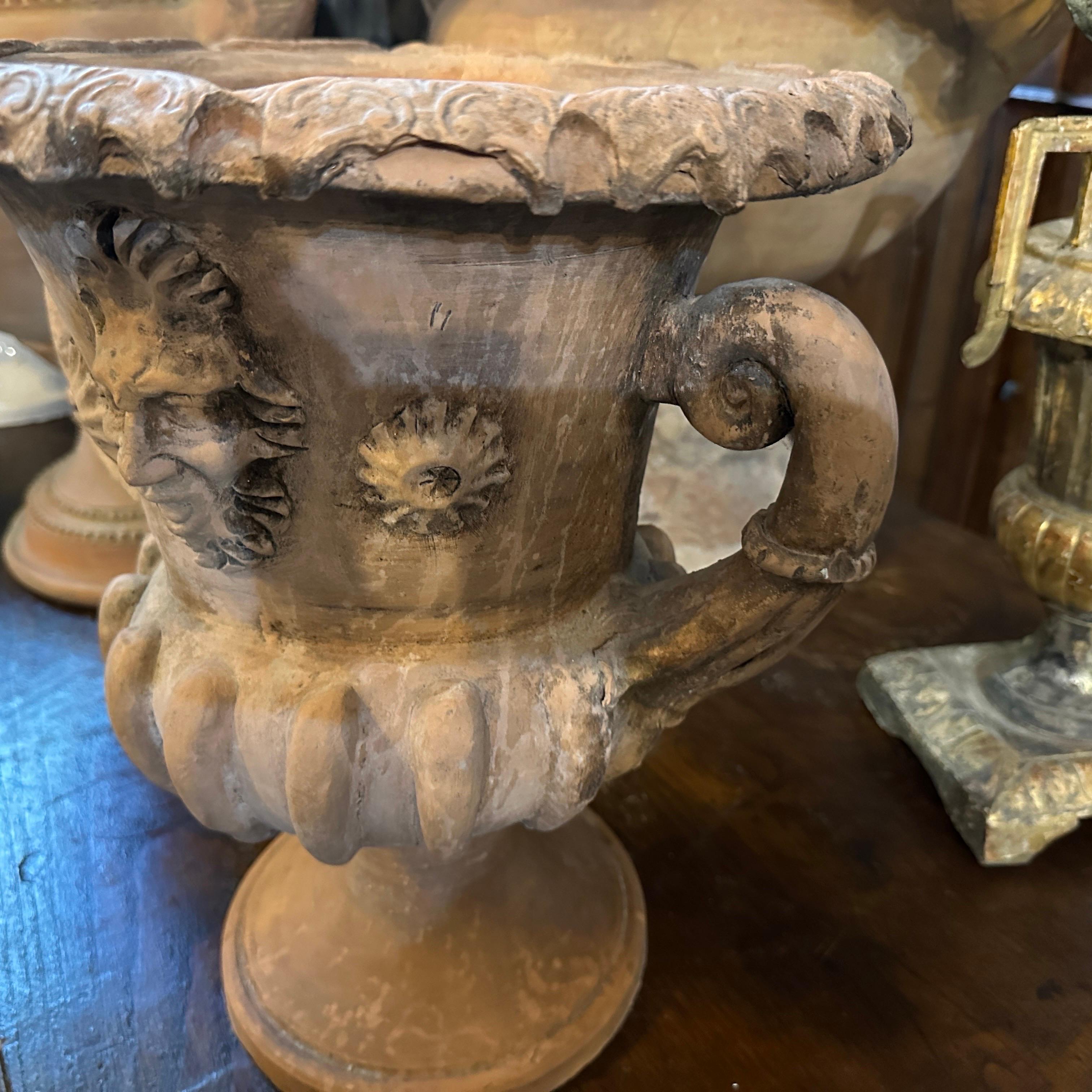 Vaso a cratere italiano in terracotta neo-classico del 1900 in vendita 7