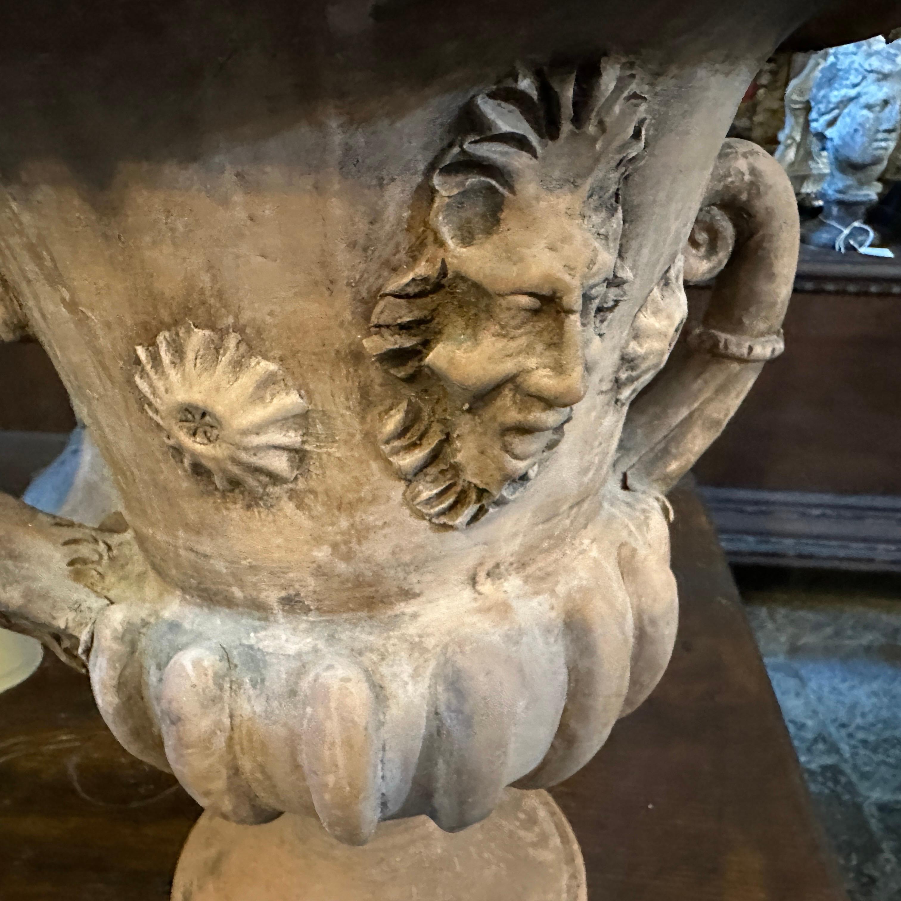 Vaso a cratere italiano in terracotta neo-classico del 1900 in vendita 9