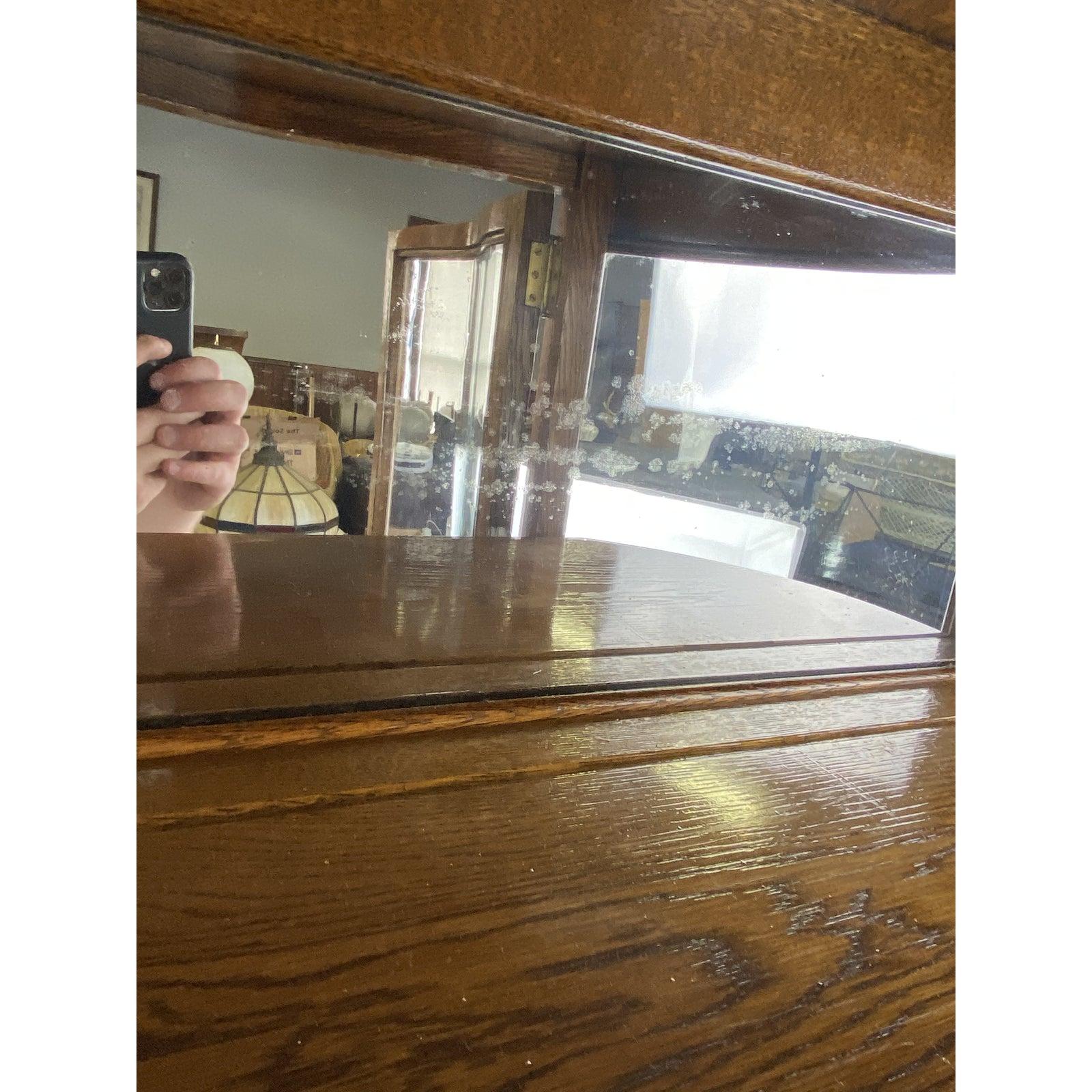 1900s Oak Double Bow Curved Claw Foot China Cabinet In Good Condition In Esperance, NY