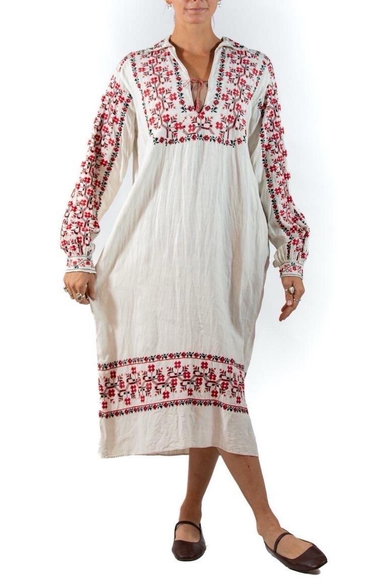 1900S Off White Floral Linen Dress For Sale 1