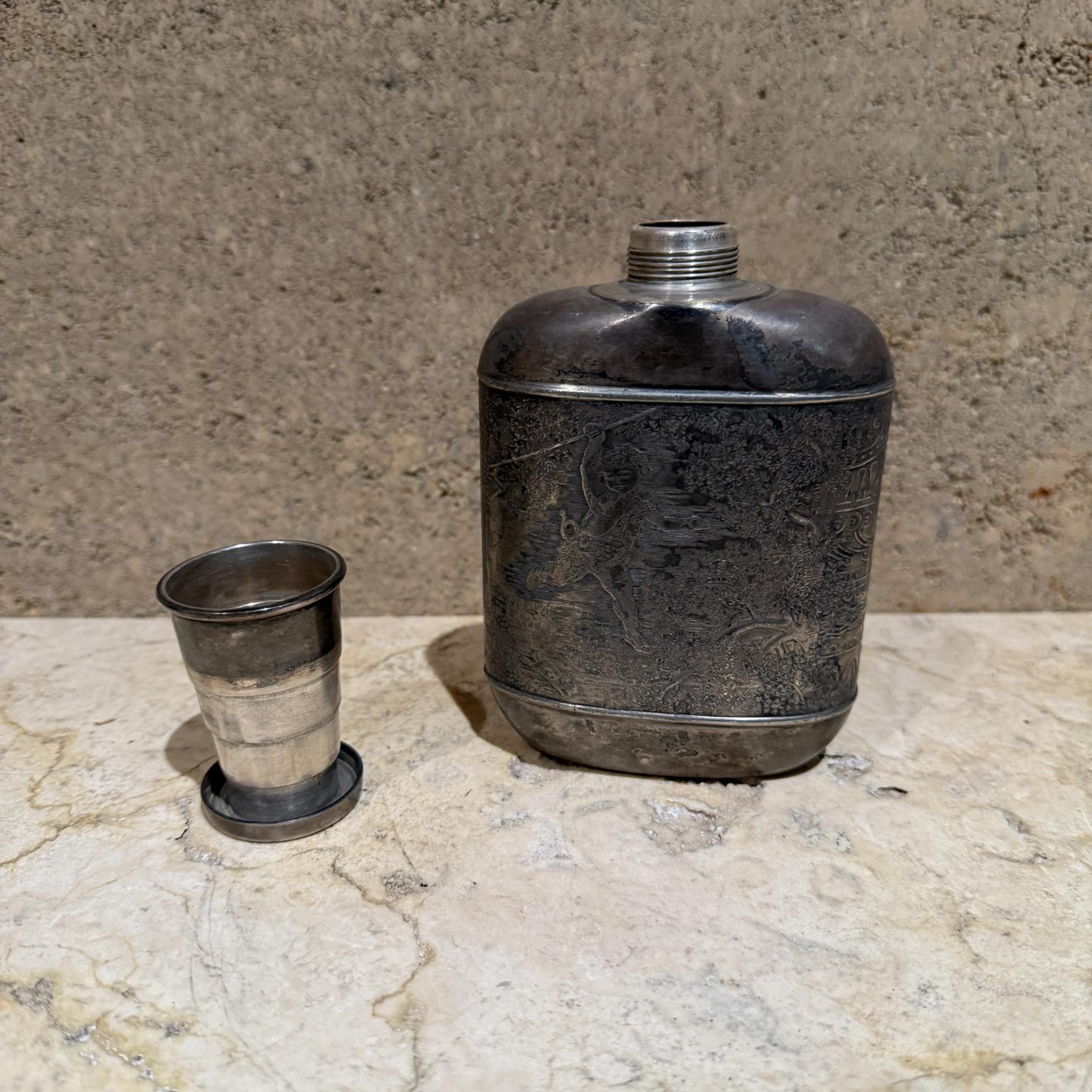 Fiaschetta e tazza da liquore inglese del 1900 in vendita 3