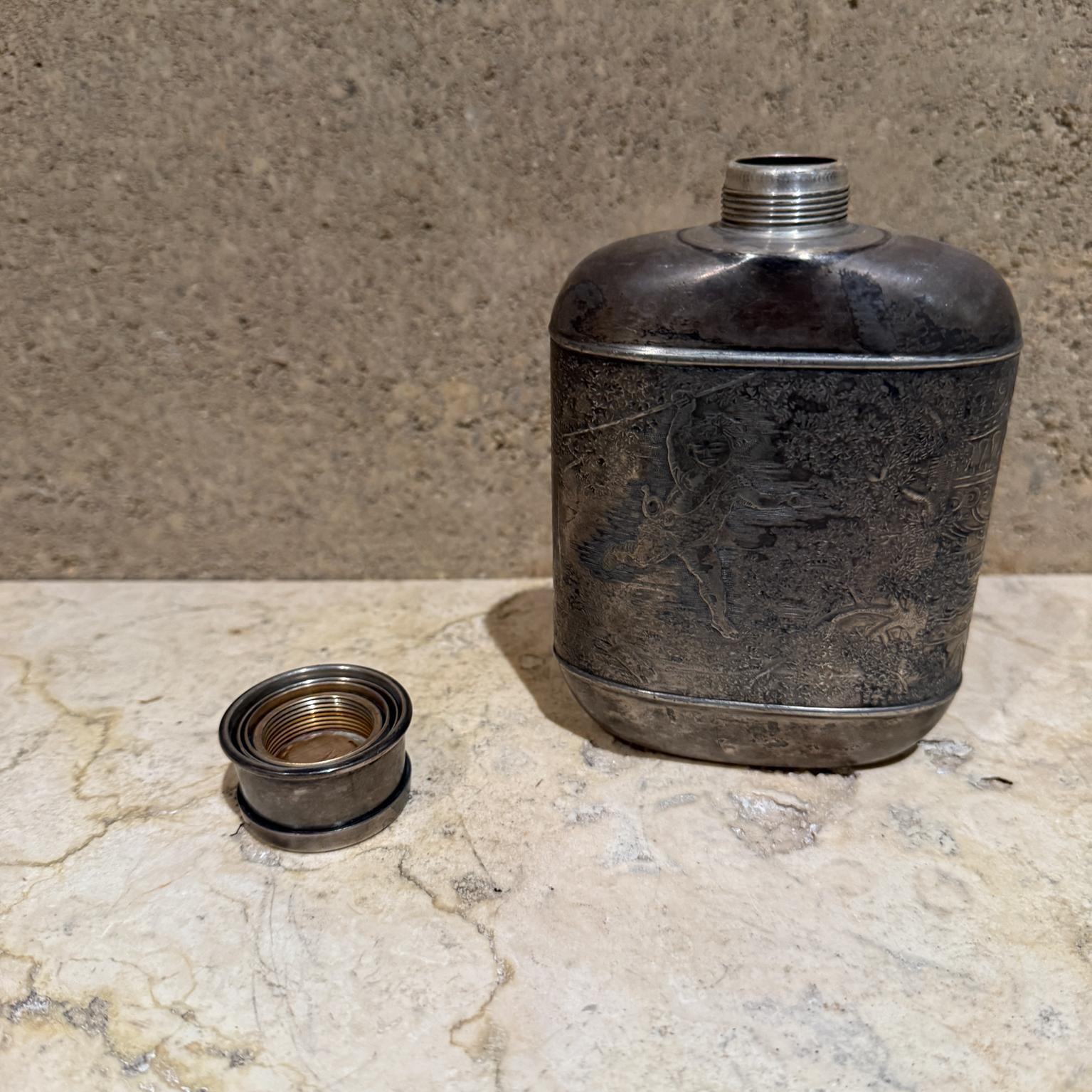 Fiaschetta e tazza da liquore inglese del 1900 in vendita 4