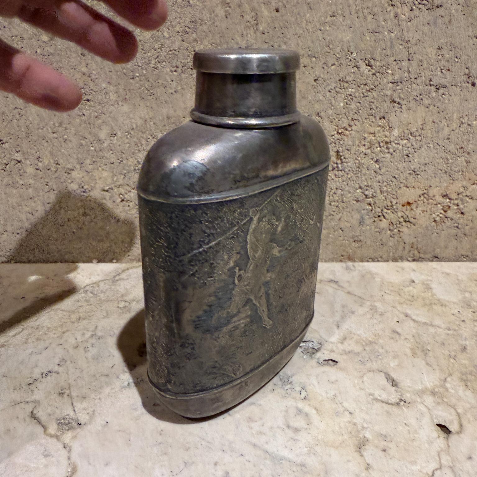 Fiaschetta e tazza da liquore inglese del 1900 in vendita 2