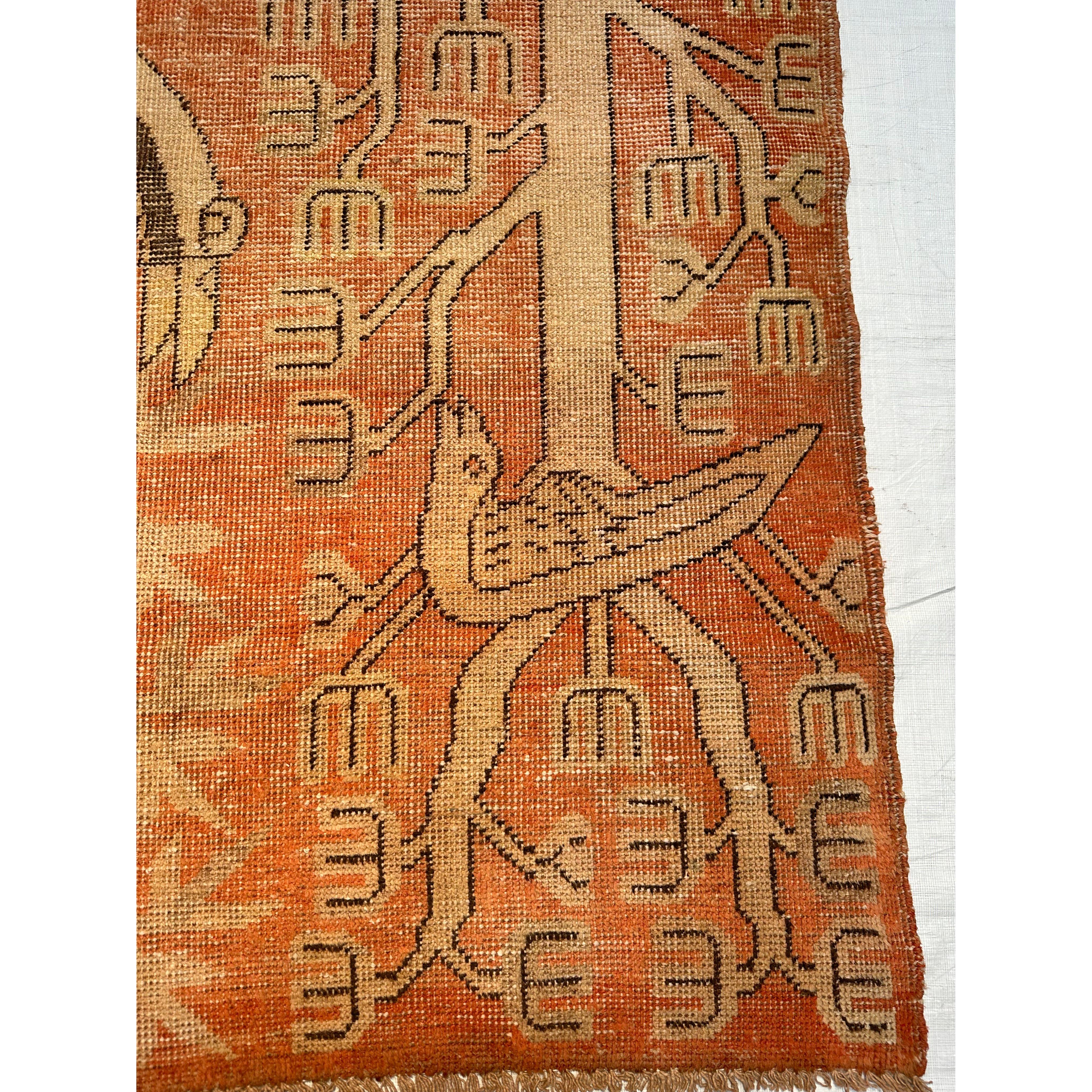 1900er Orientalischer Khotan-Samarkand-Teppich mit Tiermotiven (Stammeskunst) im Angebot