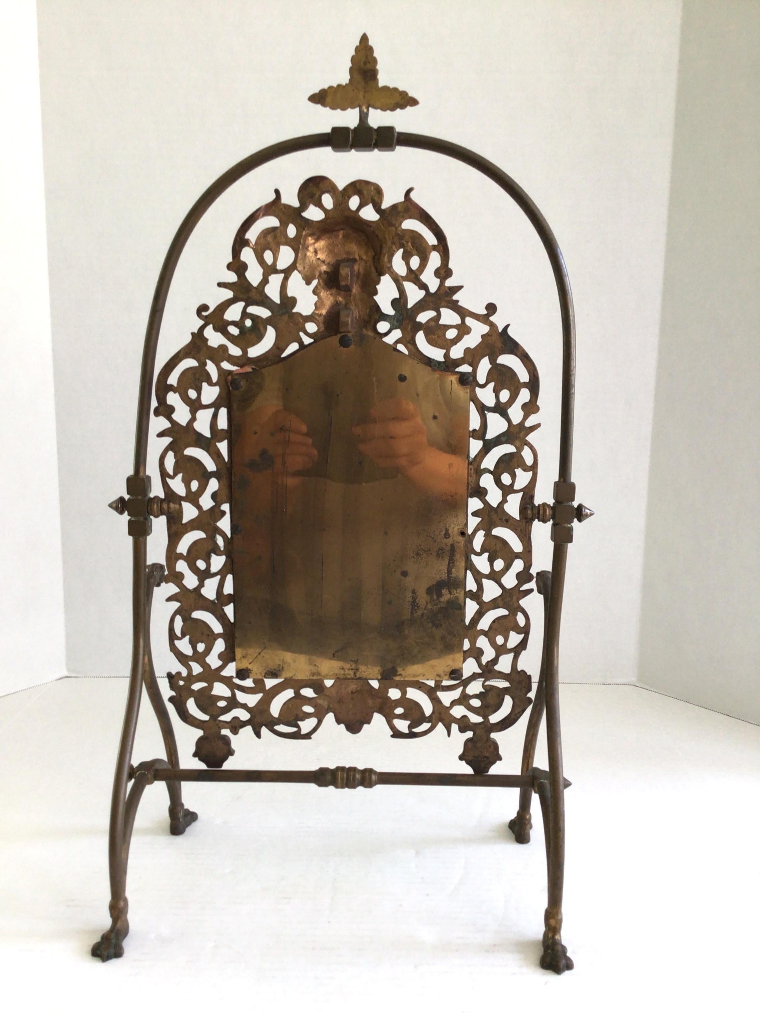 Début du 20ème siècle Cadre pivotant en laiton orné sur Stand, années 1900 en vente