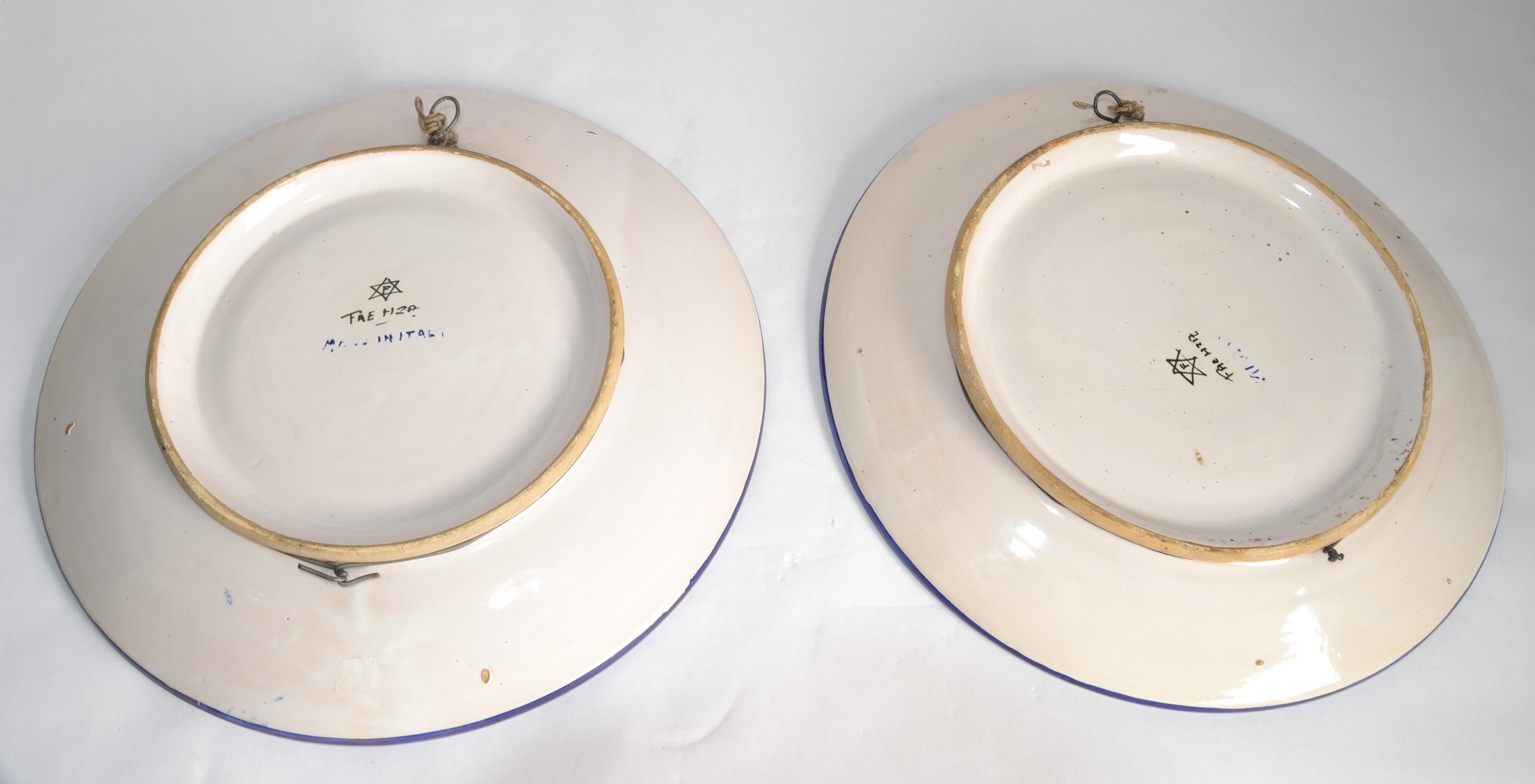 1900er Paar, FAENZA Italien Renaissance Revival bemalte Majolika Wandteller signiert im Angebot 9