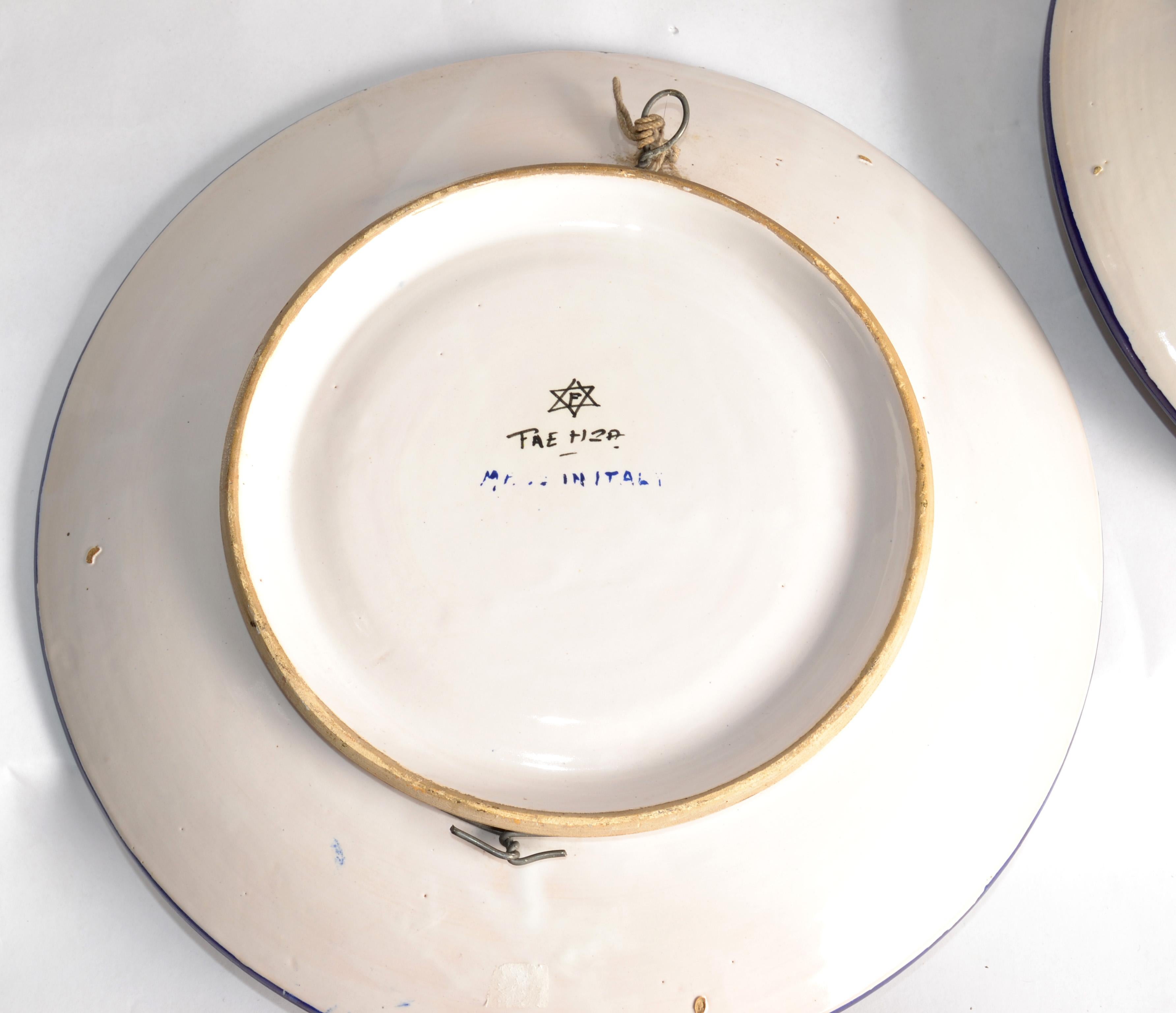 1900er Paar, FAENZA Italien Renaissance Revival bemalte Majolika Wandteller signiert im Angebot 10