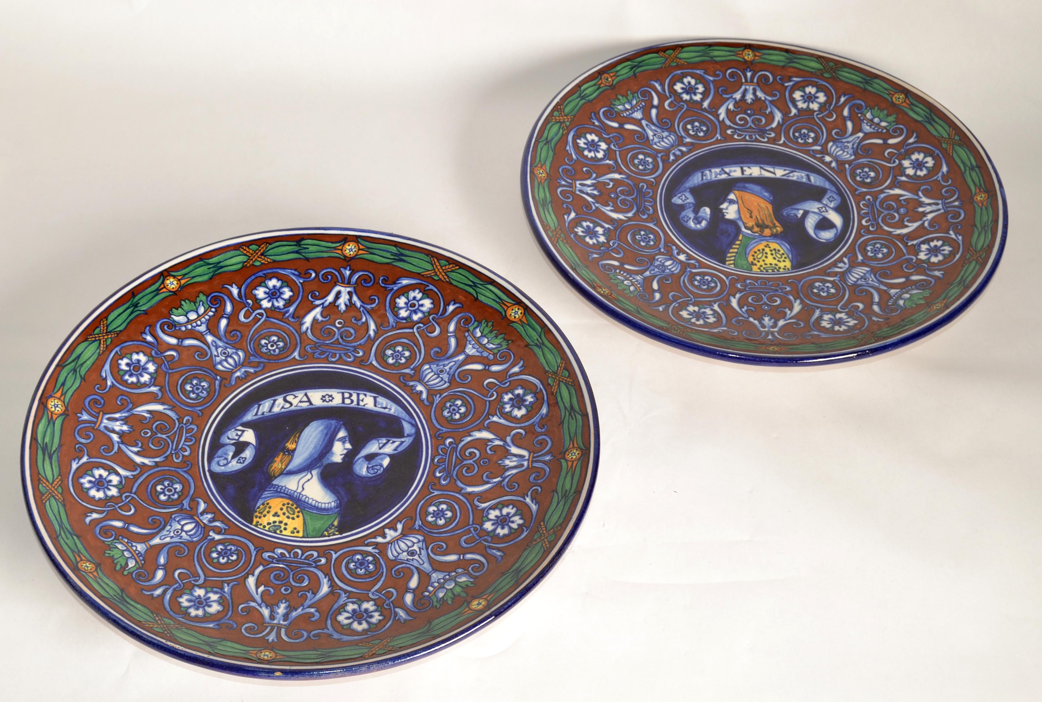 1900er Paar, FAENZA Italien Renaissance Revival bemalte Majolika Wandteller signiert im Angebot 12