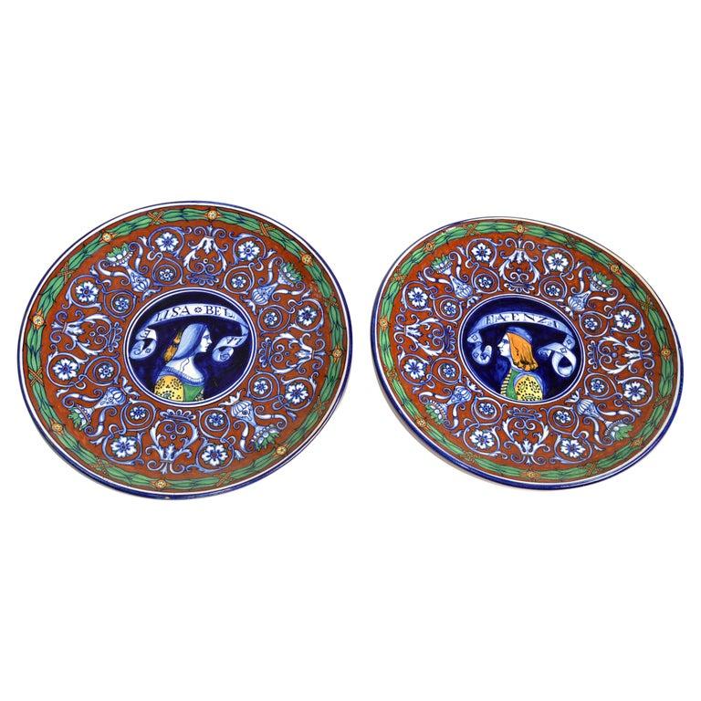 Collectibles FAENZA aus dem frühen 19. Jahrhundert, hergestellt in Italien dekorative Majolika handbemalte Wandteller.
Darstellung von Lisa Bel und Faenza, die sich im Spiegel gegenüberstehen.
Tiefblaue Farben mit warmen Brauntönen.
Beide Wall