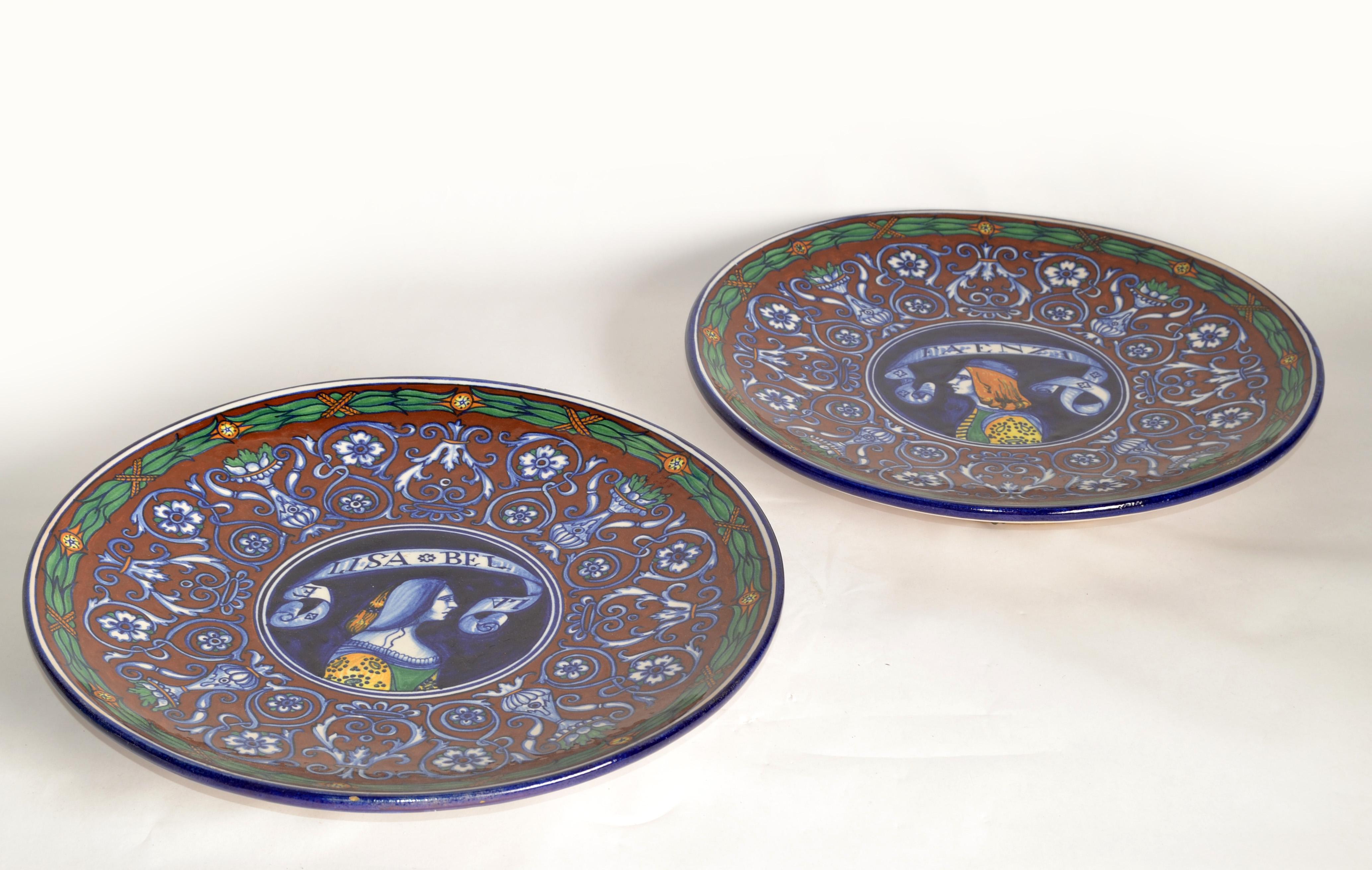 1900er Paar, FAENZA Italien Renaissance Revival bemalte Majolika Wandteller signiert im Angebot 3