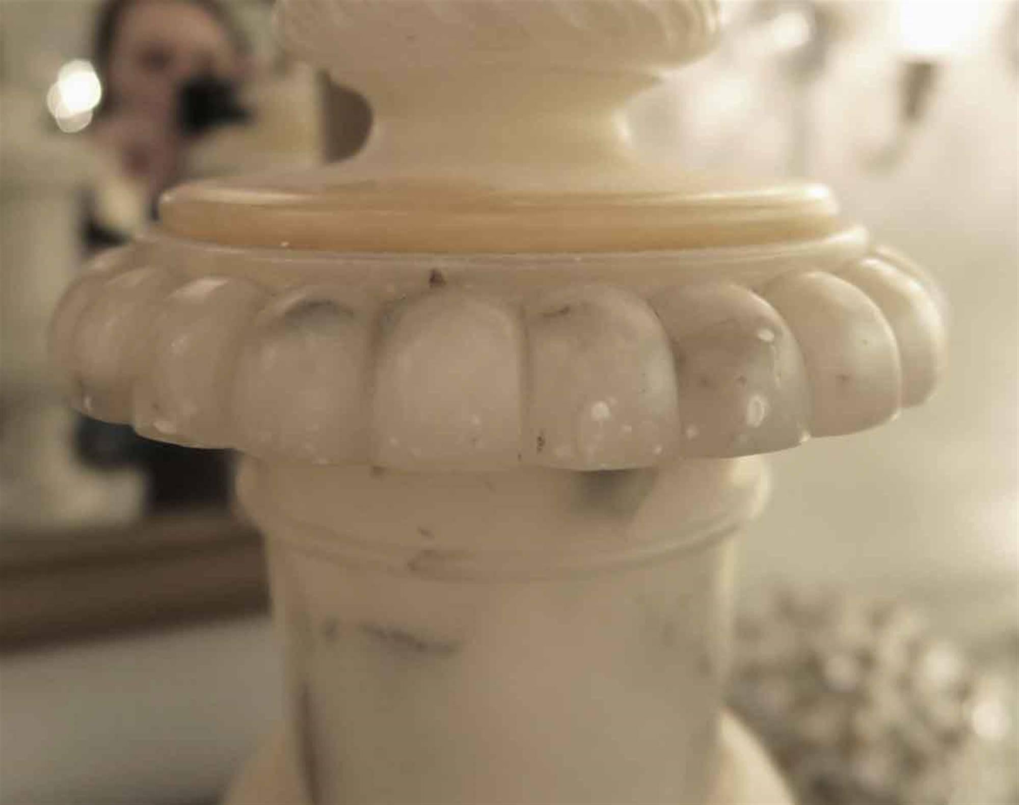 American 1900s Pair of Urn Shaped Alabaster Table Lamps White and Gray Veined
