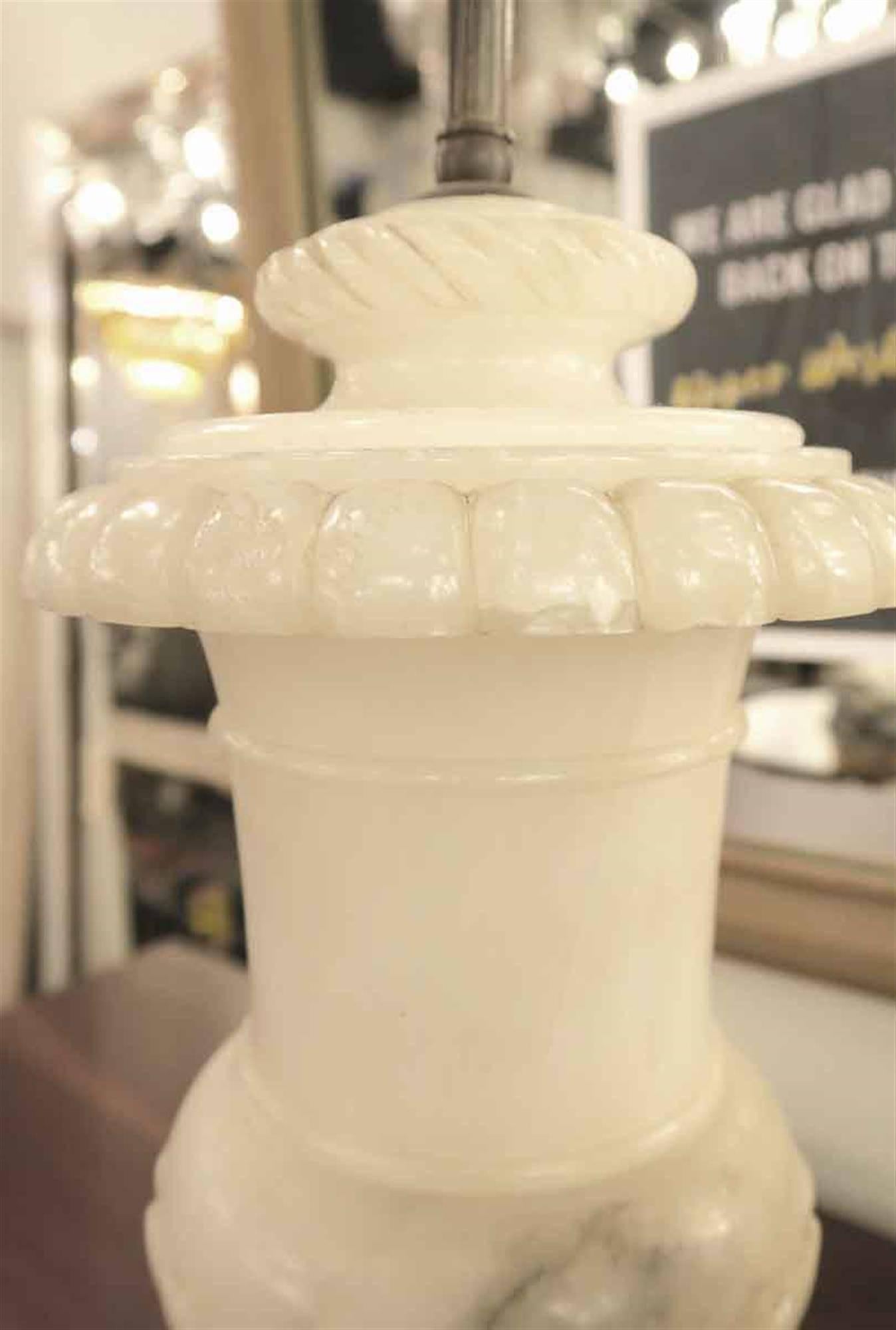 1900s Pair of Urn Shaped Alabaster Table Lamps White and Gray Veined In Good Condition In New York, NY