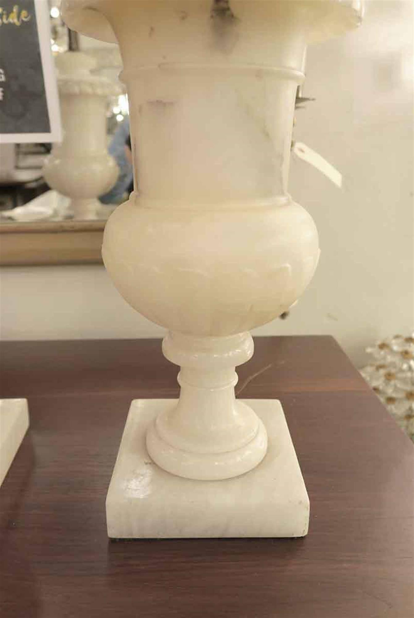 1900s Pair of Urn Shaped Alabaster Table Lamps White and Gray Veined 1