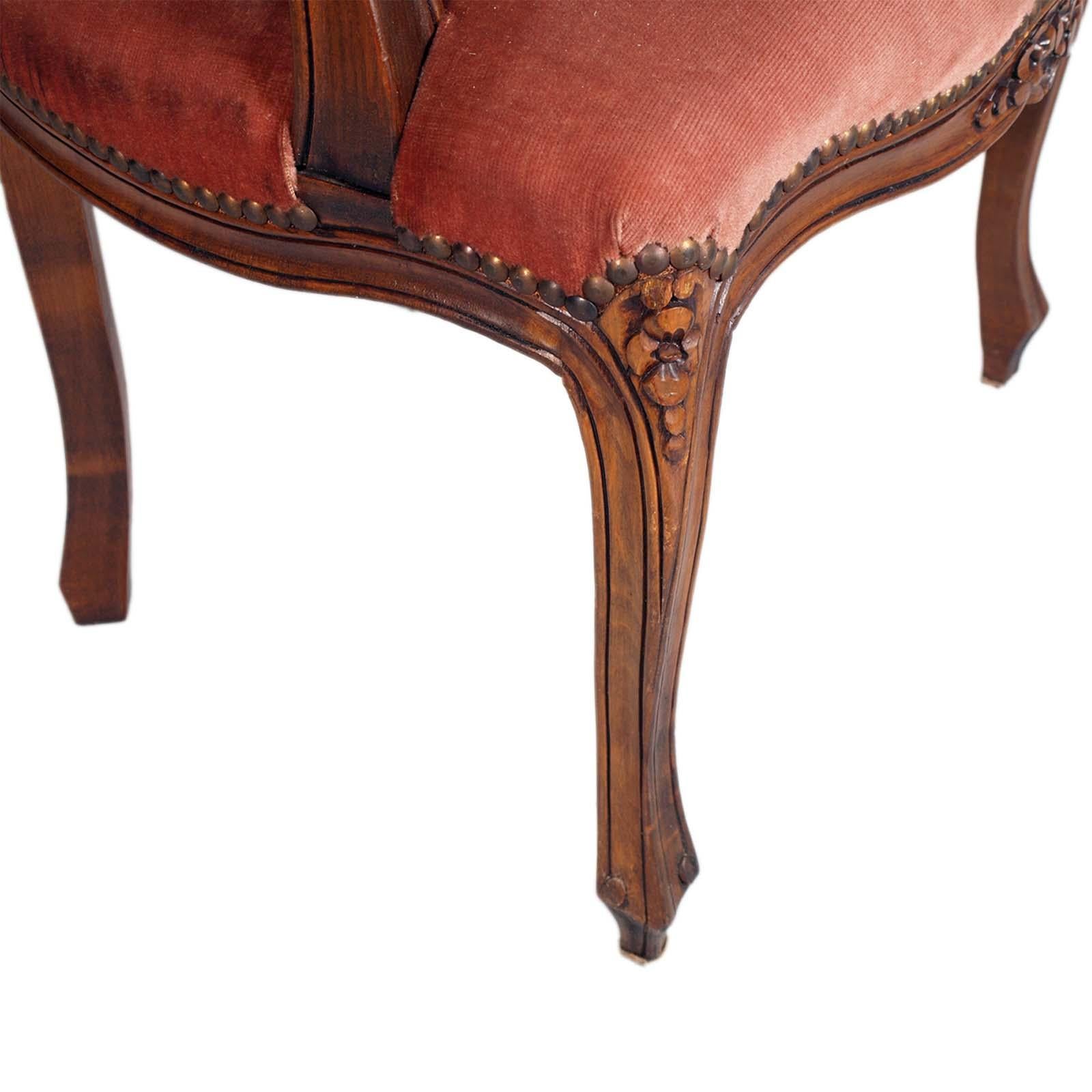 Walnut 1900s Pair of Venice Baroque Louis XV armchairs, carved walnut with floral motif For Sale