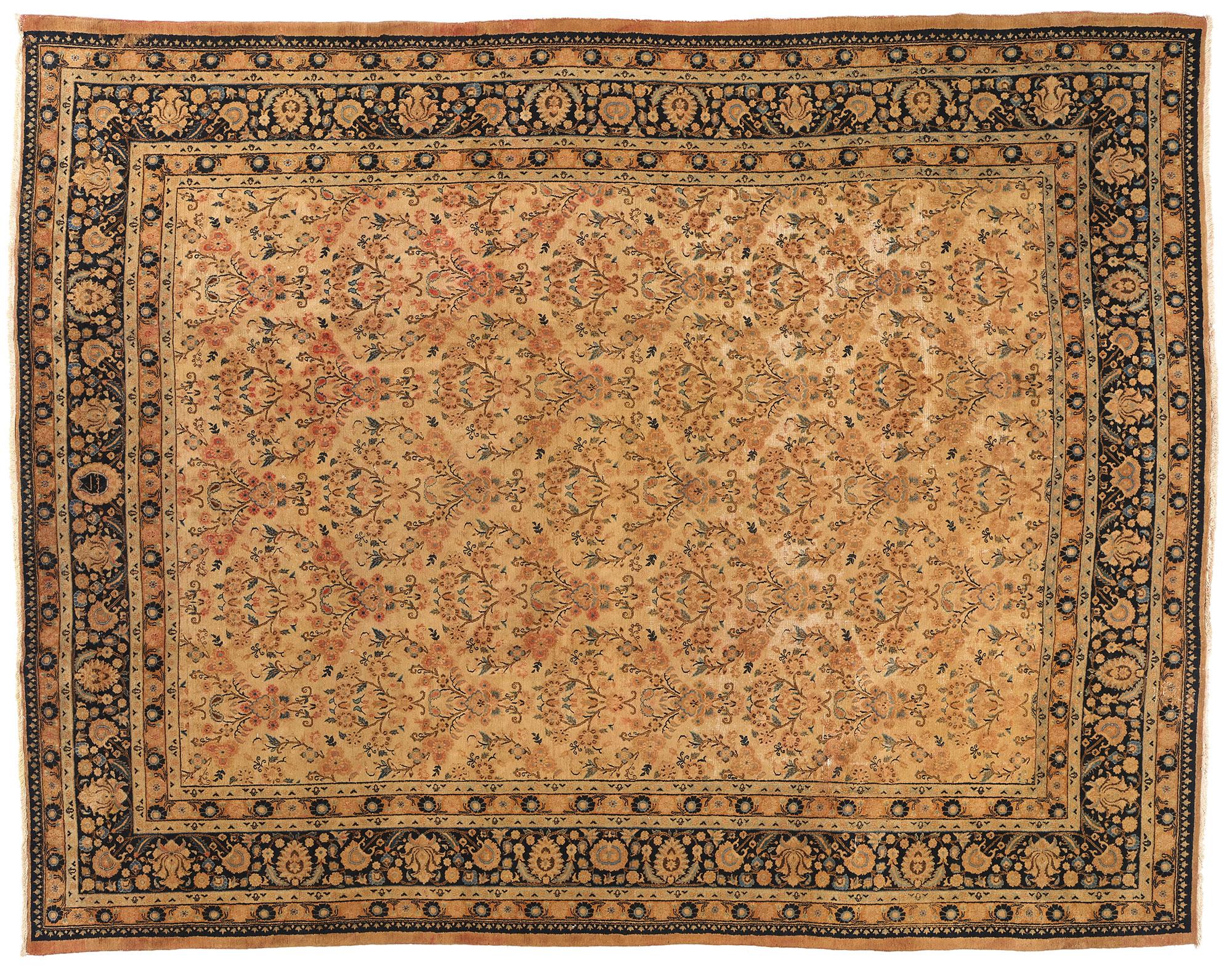 1900's Persian Mashhad Rug with Traditional European Style For Sale 3