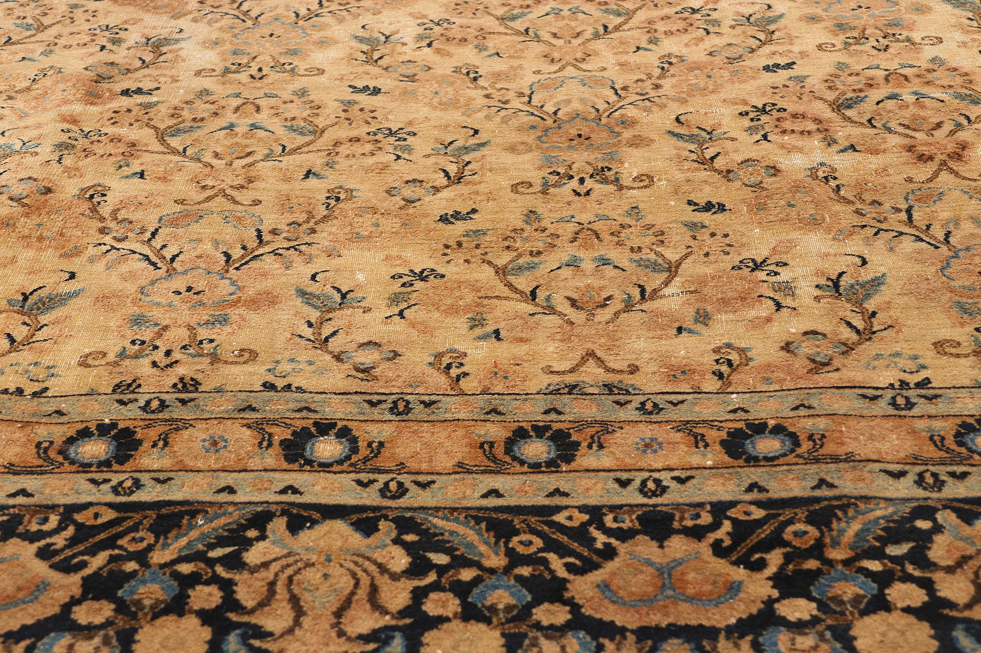 1900's Persian Mashhad Rug with Traditional European Style In Good Condition For Sale In Dallas, TX