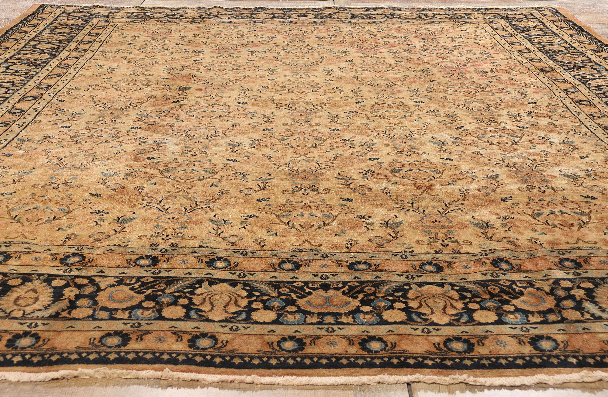 1900's Persian Mashhad Rug with Traditional European Style For Sale 1