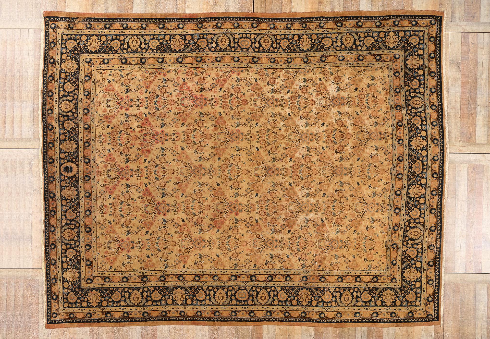 1900's Persian Mashhad Rug with Traditional European Style For Sale 2