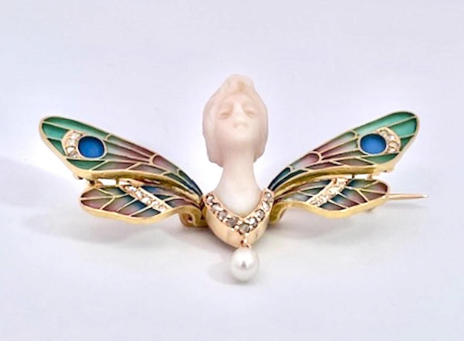 1900's Plique a Jour Butterfly with carved Chalcedony Ladies Head In Good Condition For Sale In North Hollywood, CA