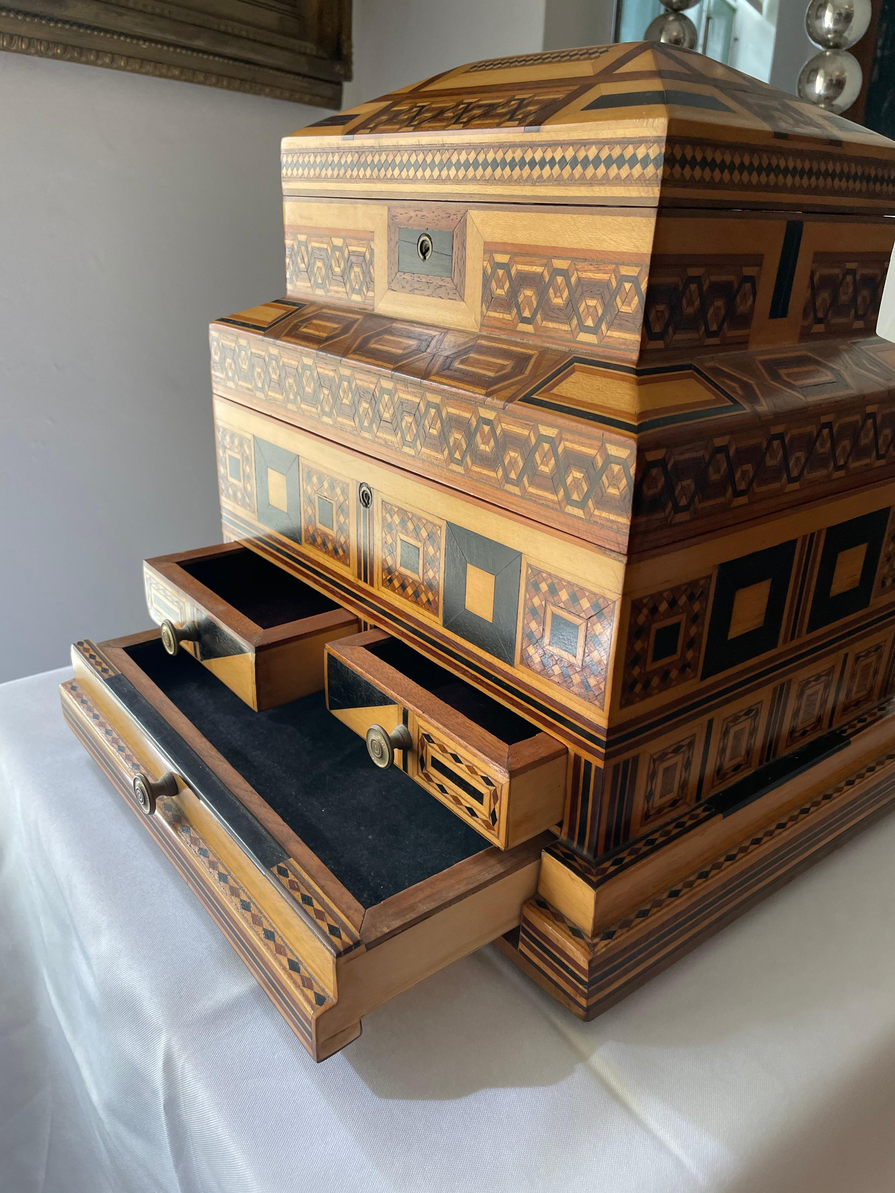 1900s Prisoner-Made Marquetry Inlay Wood Box in Masonic Temple Design 8