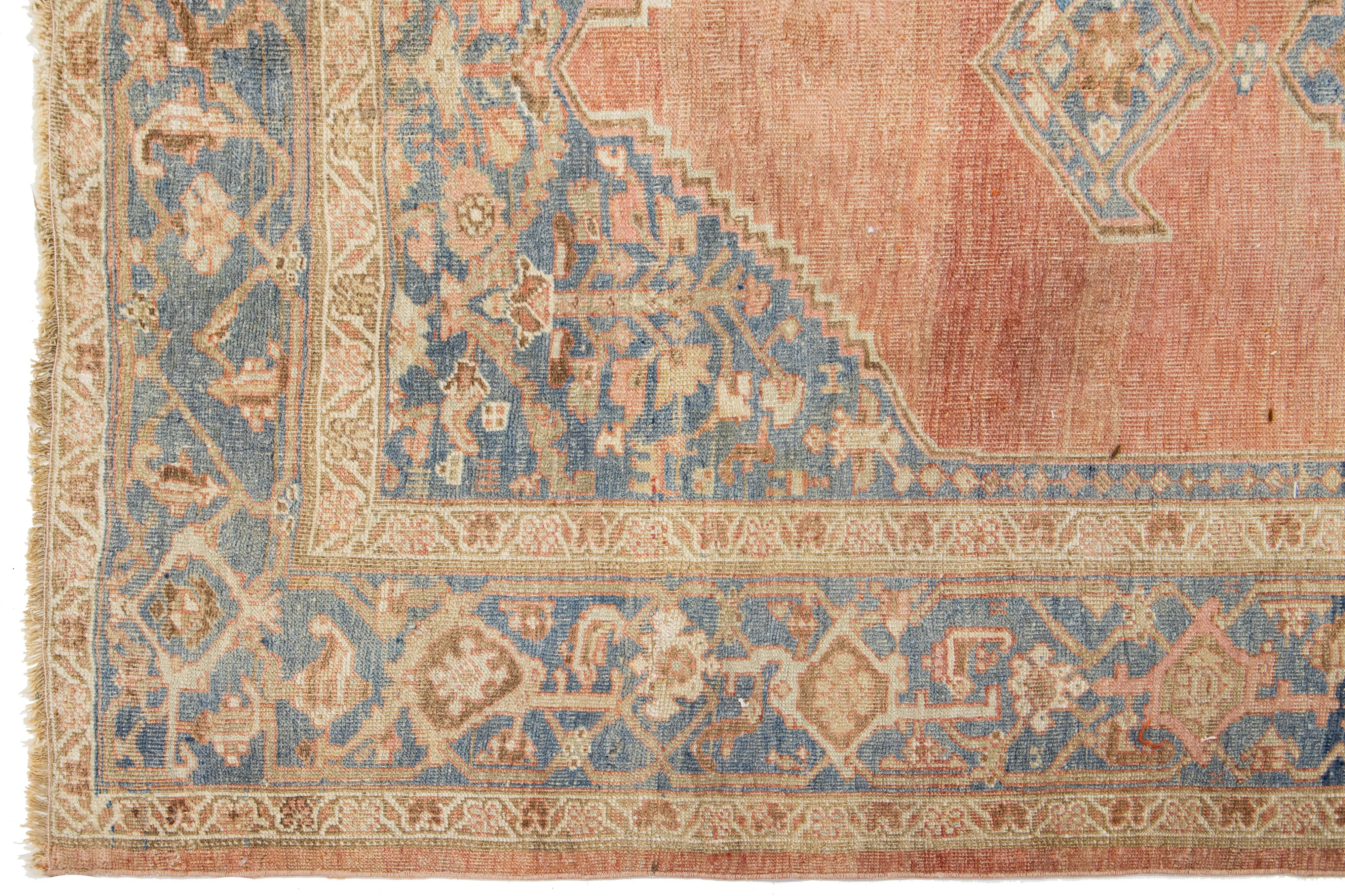 1900's Room-sized Wollteppich Rustic Antique Bidjar Design mit Medaillon-Motiv (Handgeknüpft) im Angebot
