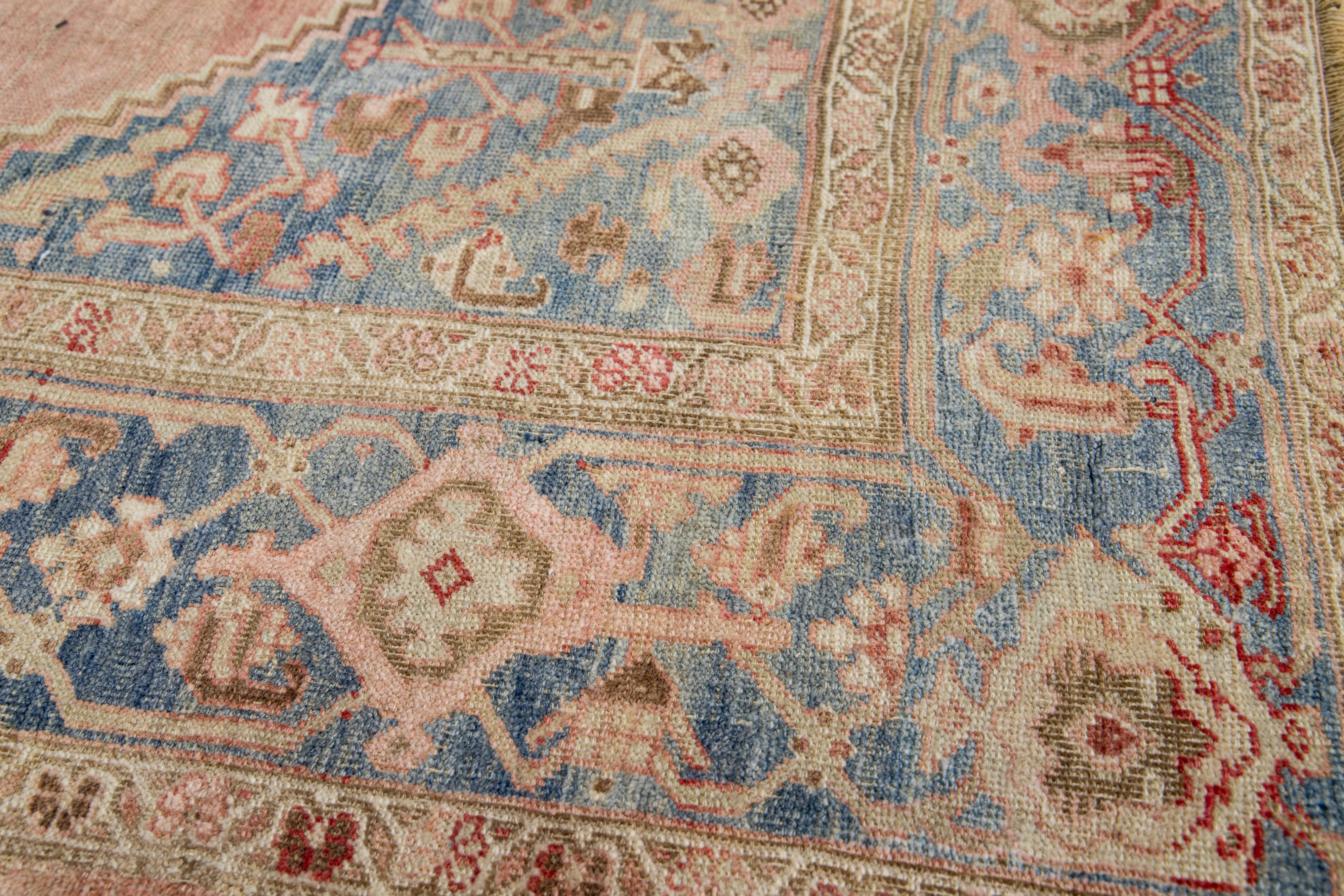 1900's Room-sized Wollteppich Rustic Antique Bidjar Design mit Medaillon-Motiv im Angebot 1