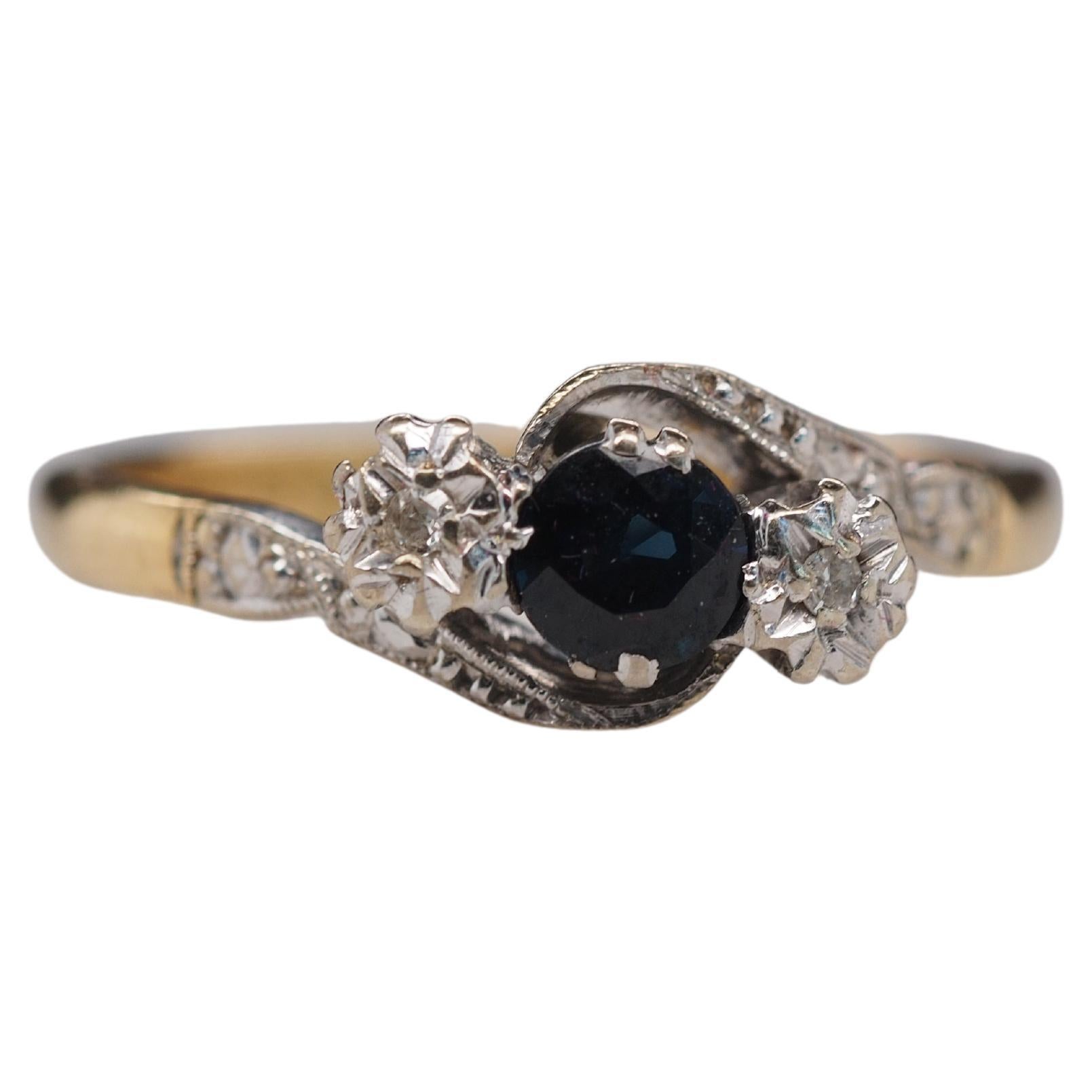 1900s Sapphire and Old European Cut Diamond 18k Yellow Gold Engagement Ring For Sale