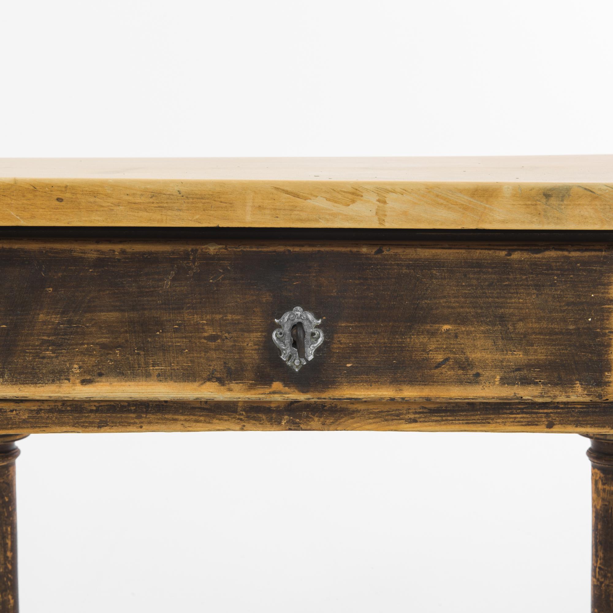 Skandinavischer Holztisch aus den 1900er Jahren im Angebot 2