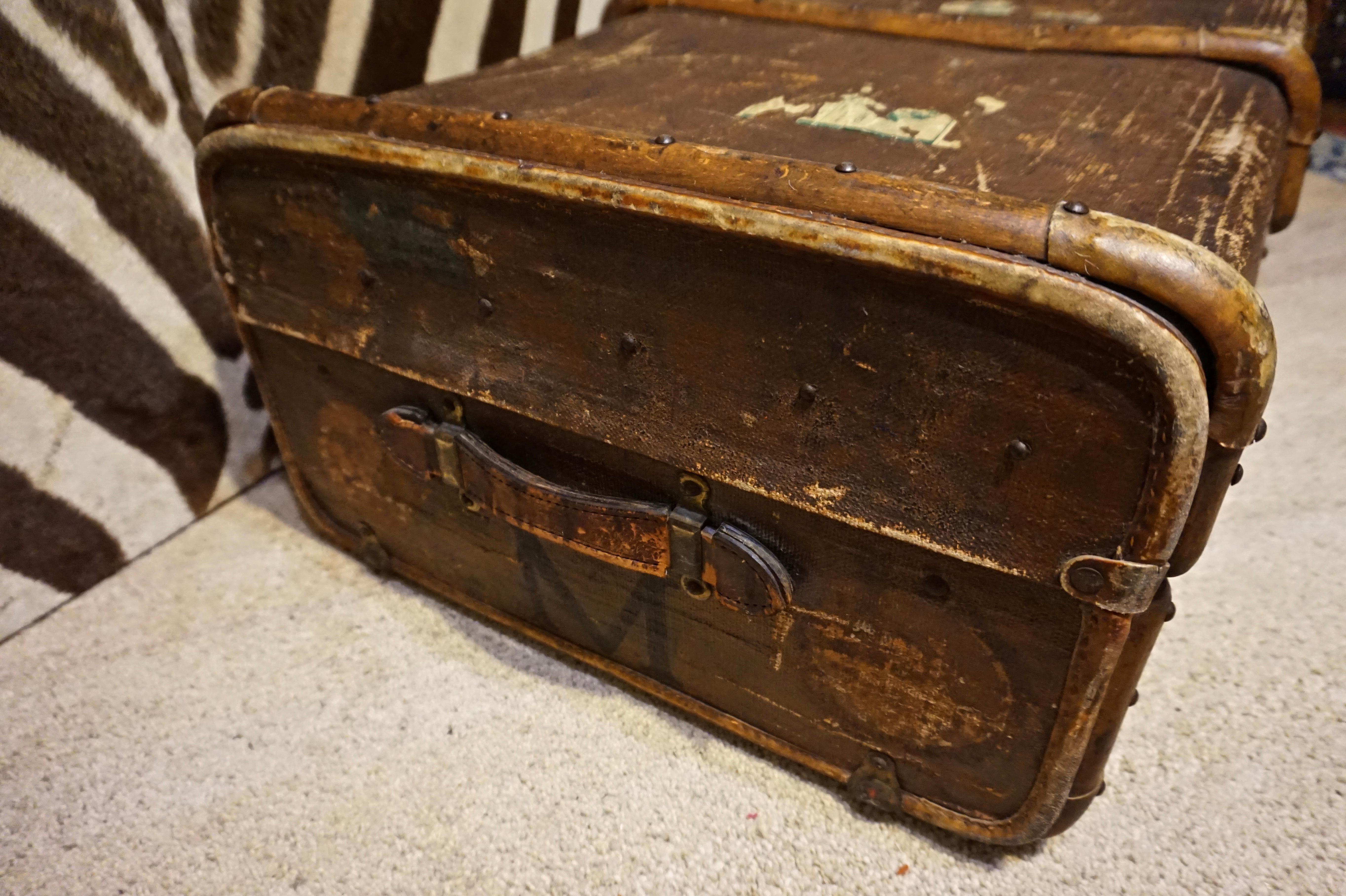 1900s Seasoned English Canvas Leather Wood Steamer Trunk with Brass Hardware For Sale 1