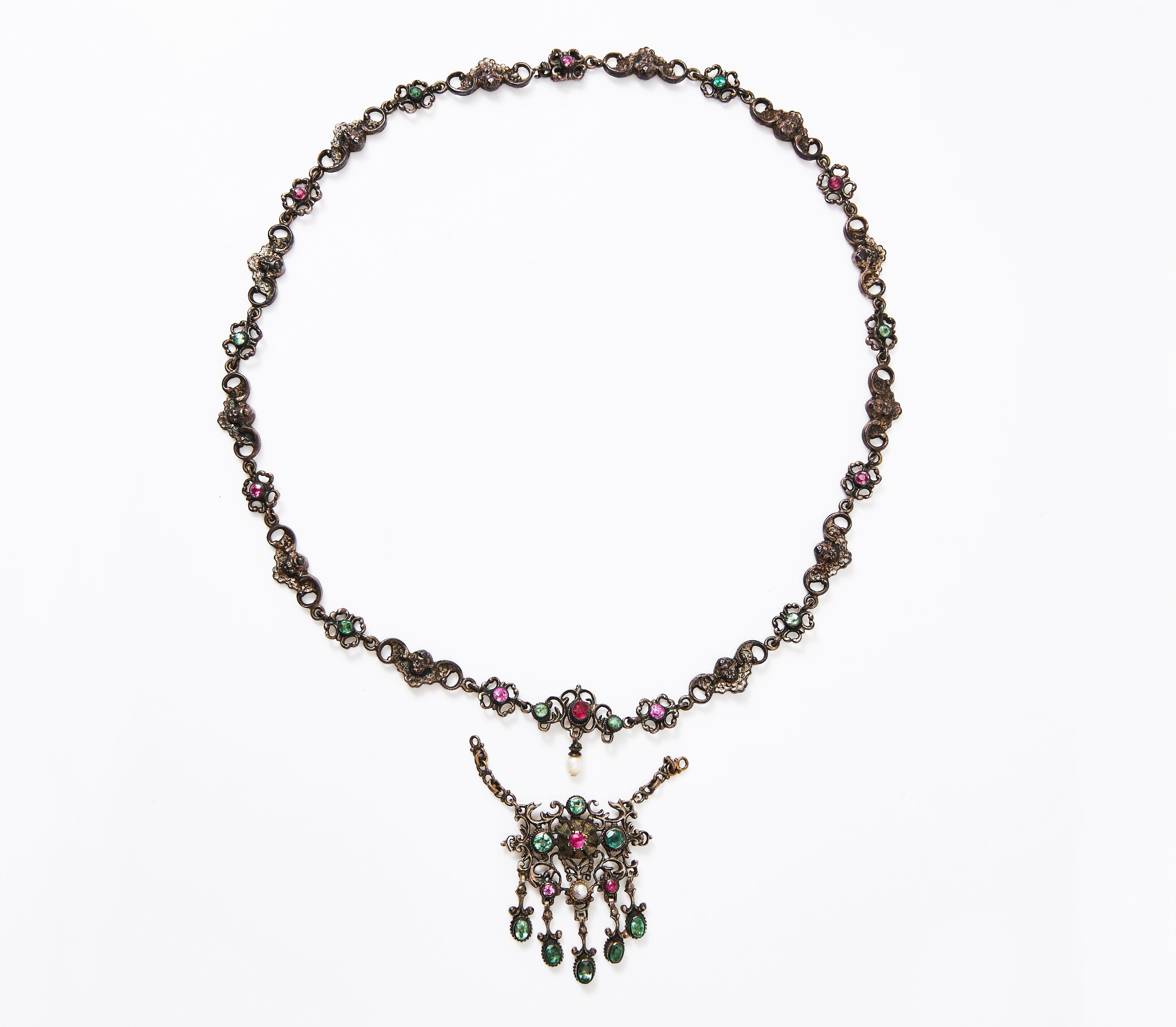 Neorinascimentale Set di collane del 1900 Ciondolo con rubino naturale da 2 carati e perla tormalina da 2 carati in argento dorato in vendita