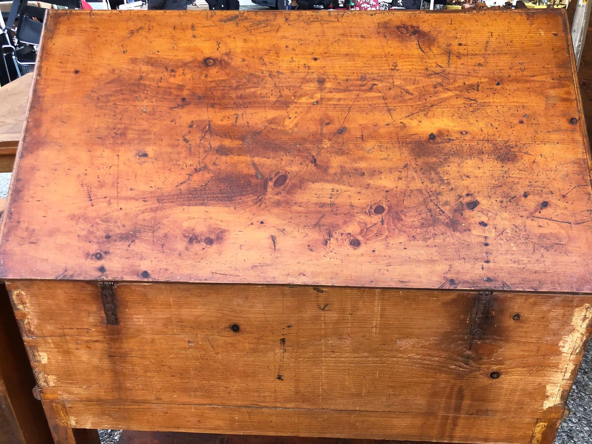 1900s Sideboard in Original Antique Tuscan Fir, with Opening Door 5