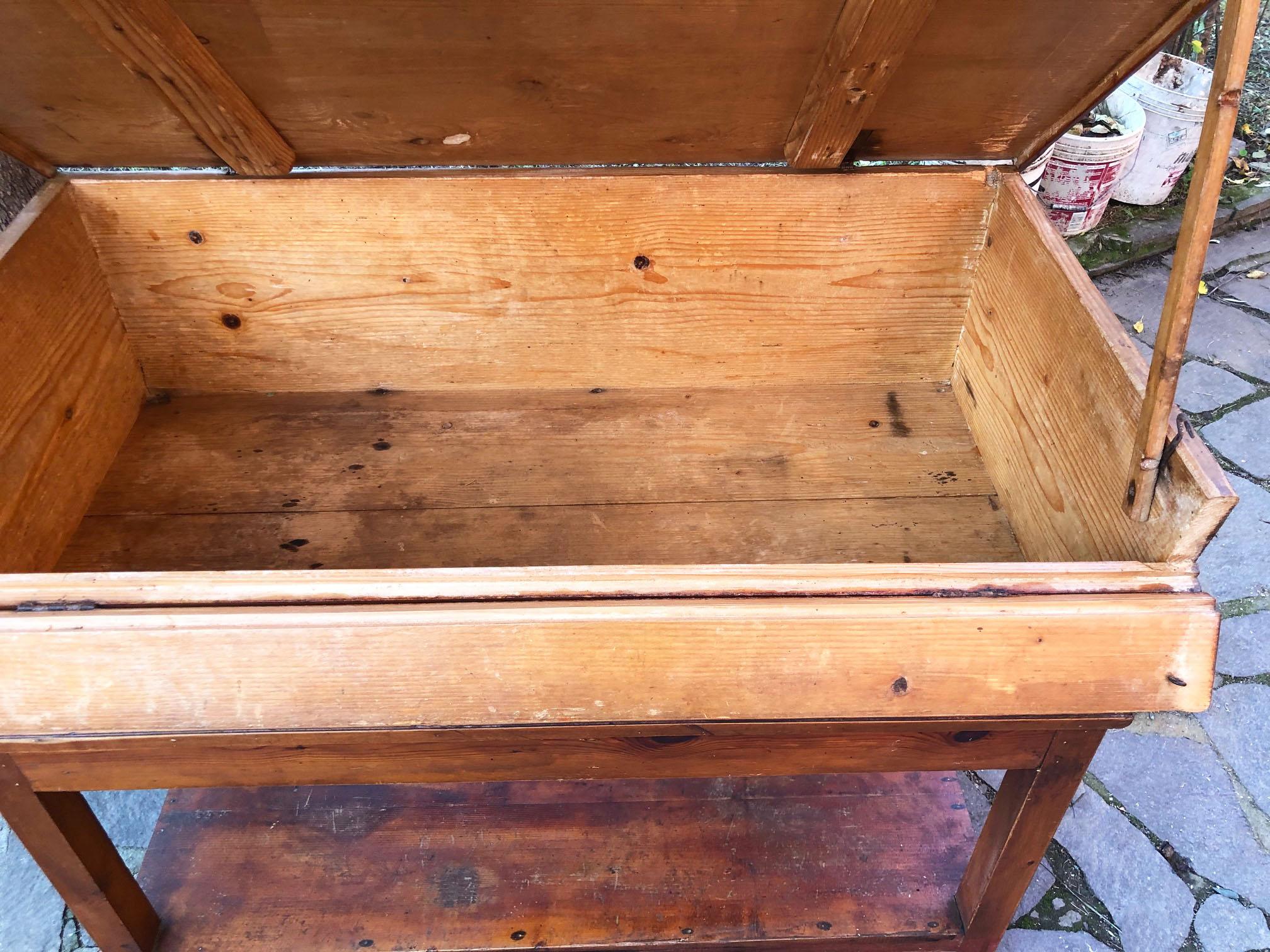 1900s Sideboard in Original Antique Tuscan Fir, with Opening Door 2