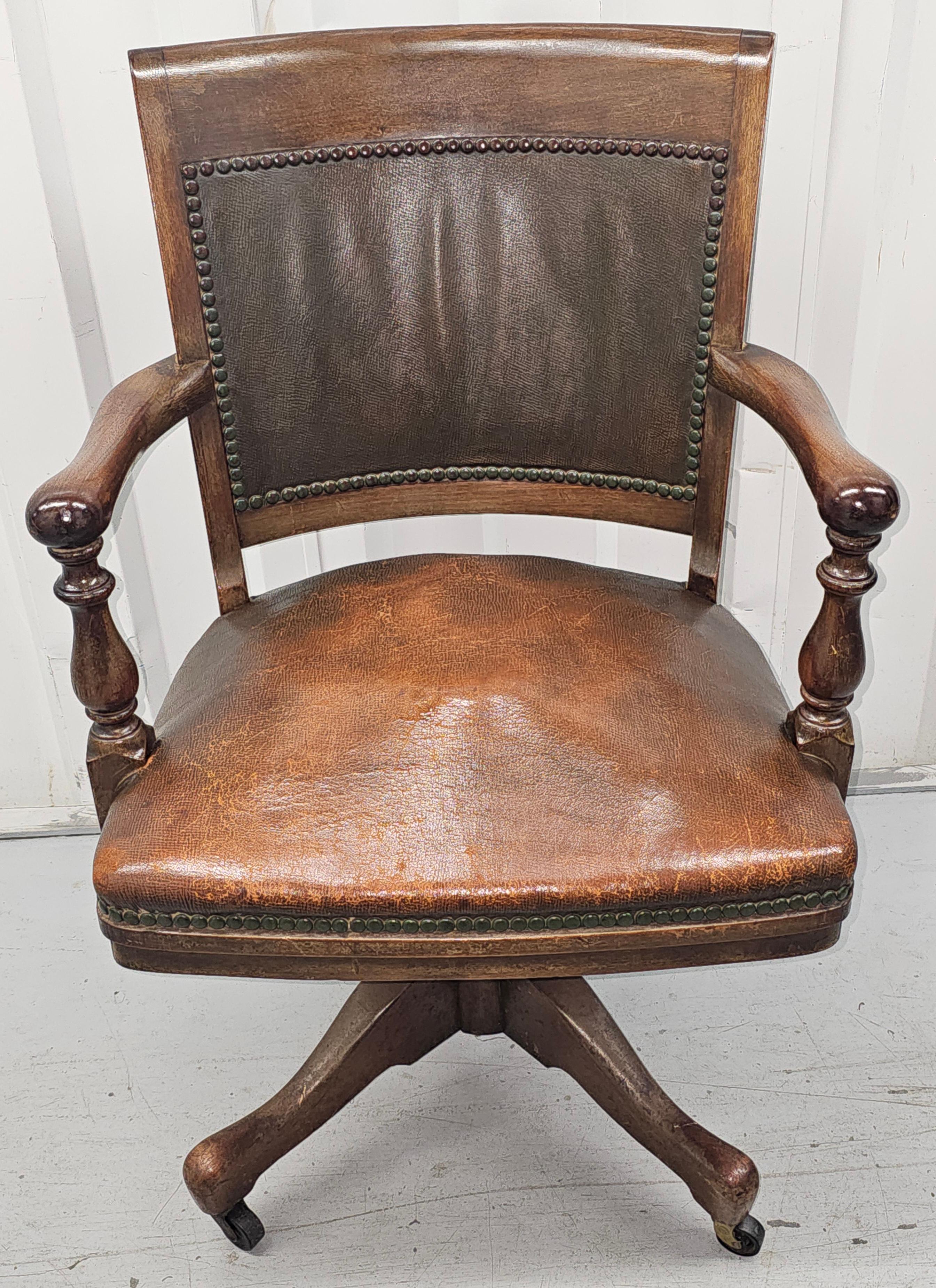 1900s Sikes Furniture Walnut & Leather Upholstered Desk Chair In Good Condition For Sale In Germantown, MD