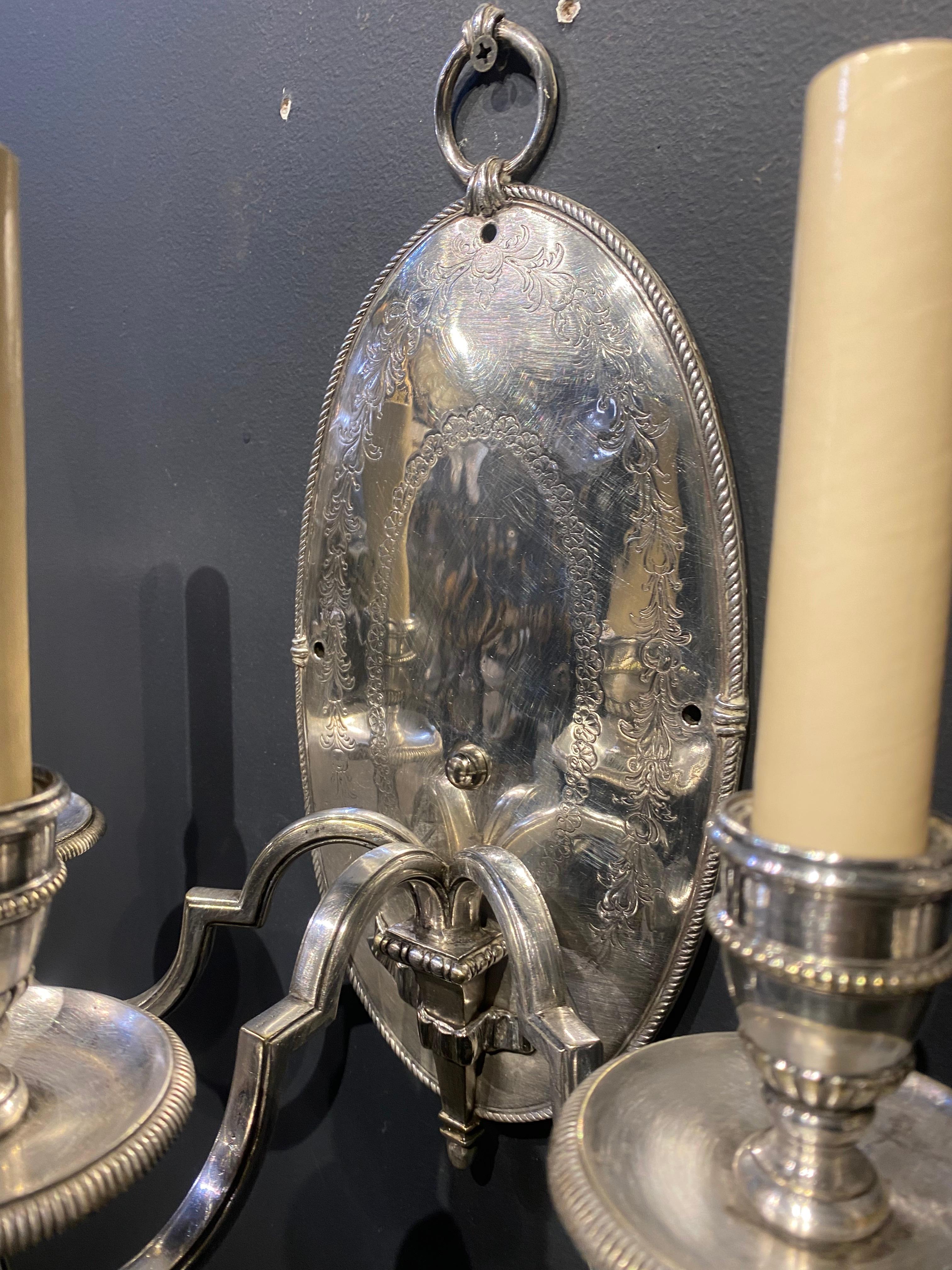 Placcato Applique Caldwell placcate in argento del 1900 a tre luci in vendita