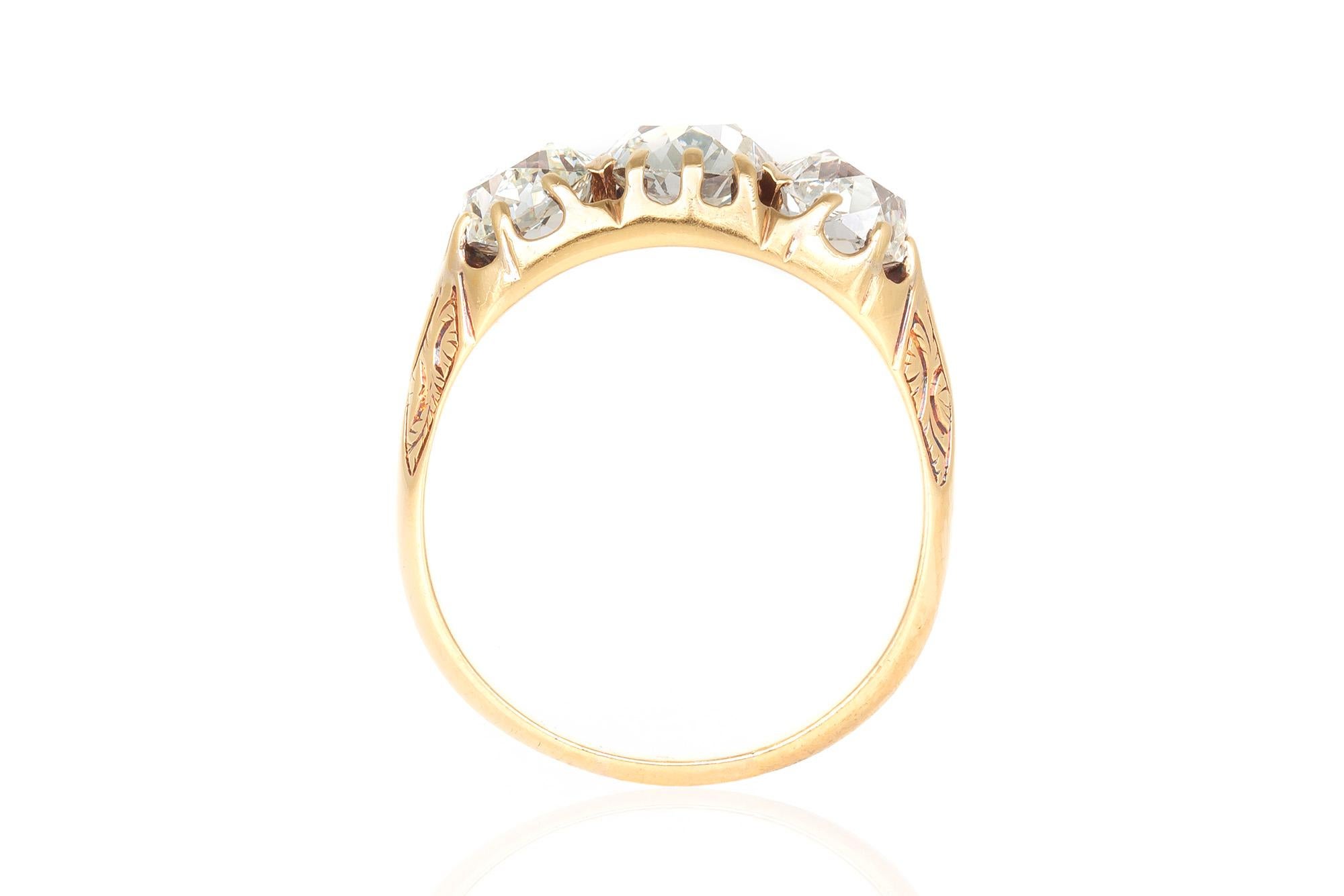 1900s Three-Stone Engagement 18 Karat Yellow Ring In Excellent Condition In New York, NY