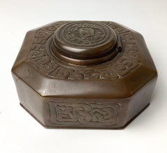 1900s Tiffany Studios Nueva York Tintero de Bronce Zodíaco