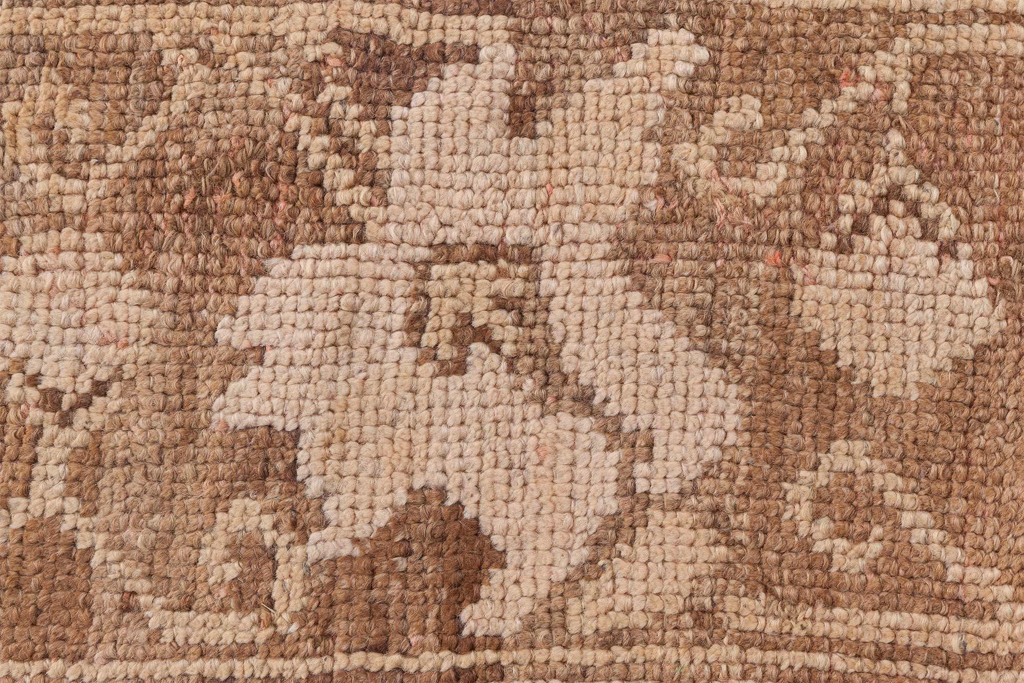 1900's Turkish Oushak Rug For Sale 4