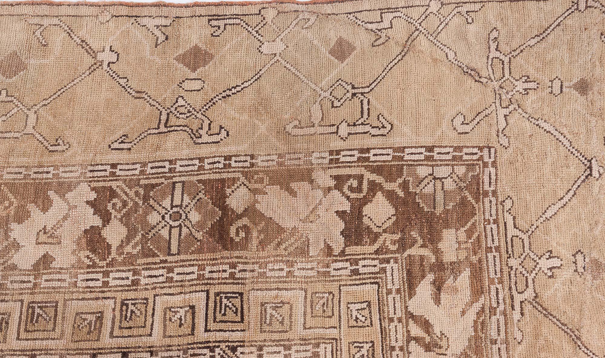 20th Century 1900's Turkish Oushak Rug For Sale