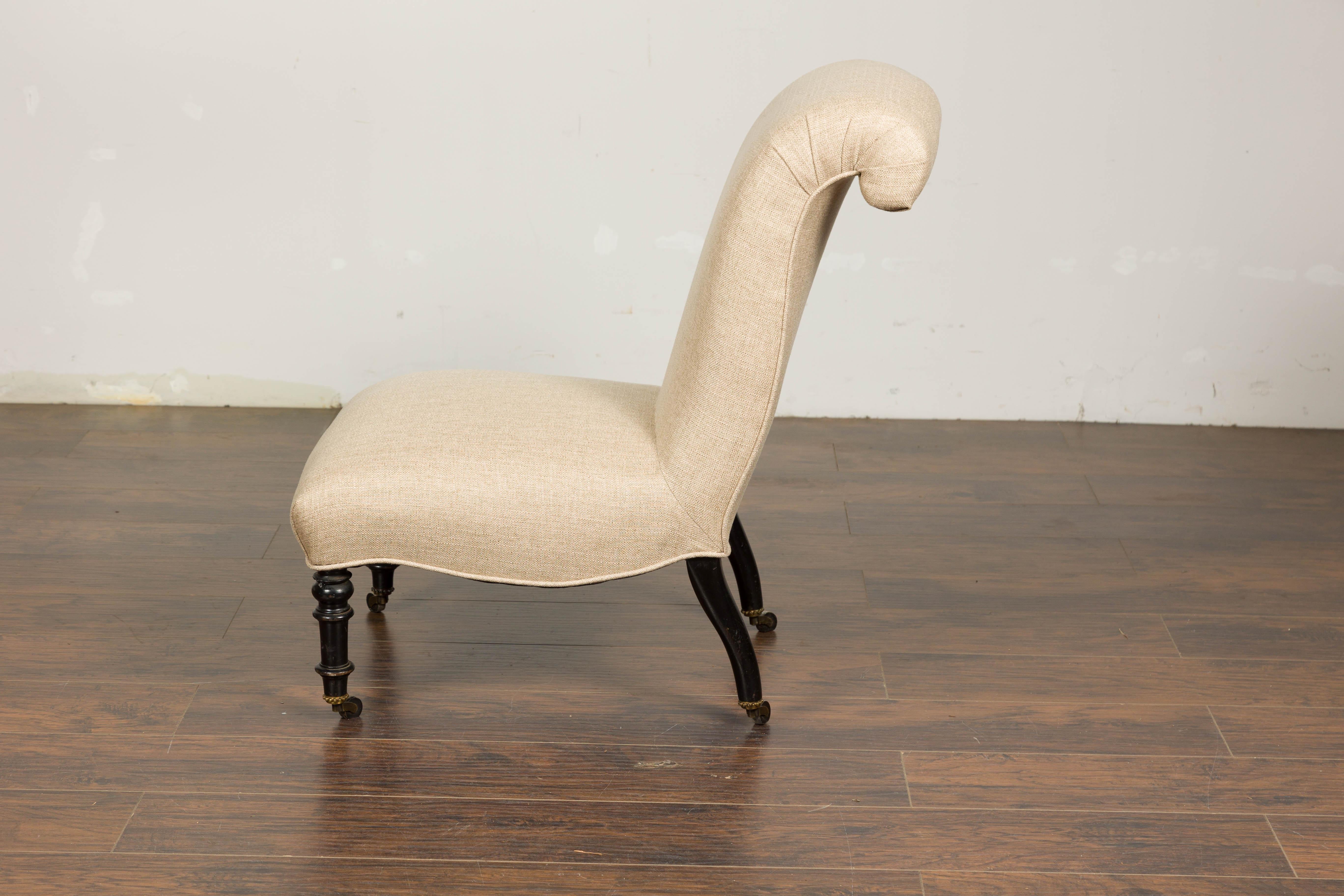 1900s Turn of the Century French Slipper Chair with Out-Scrolling Back For Sale 6
