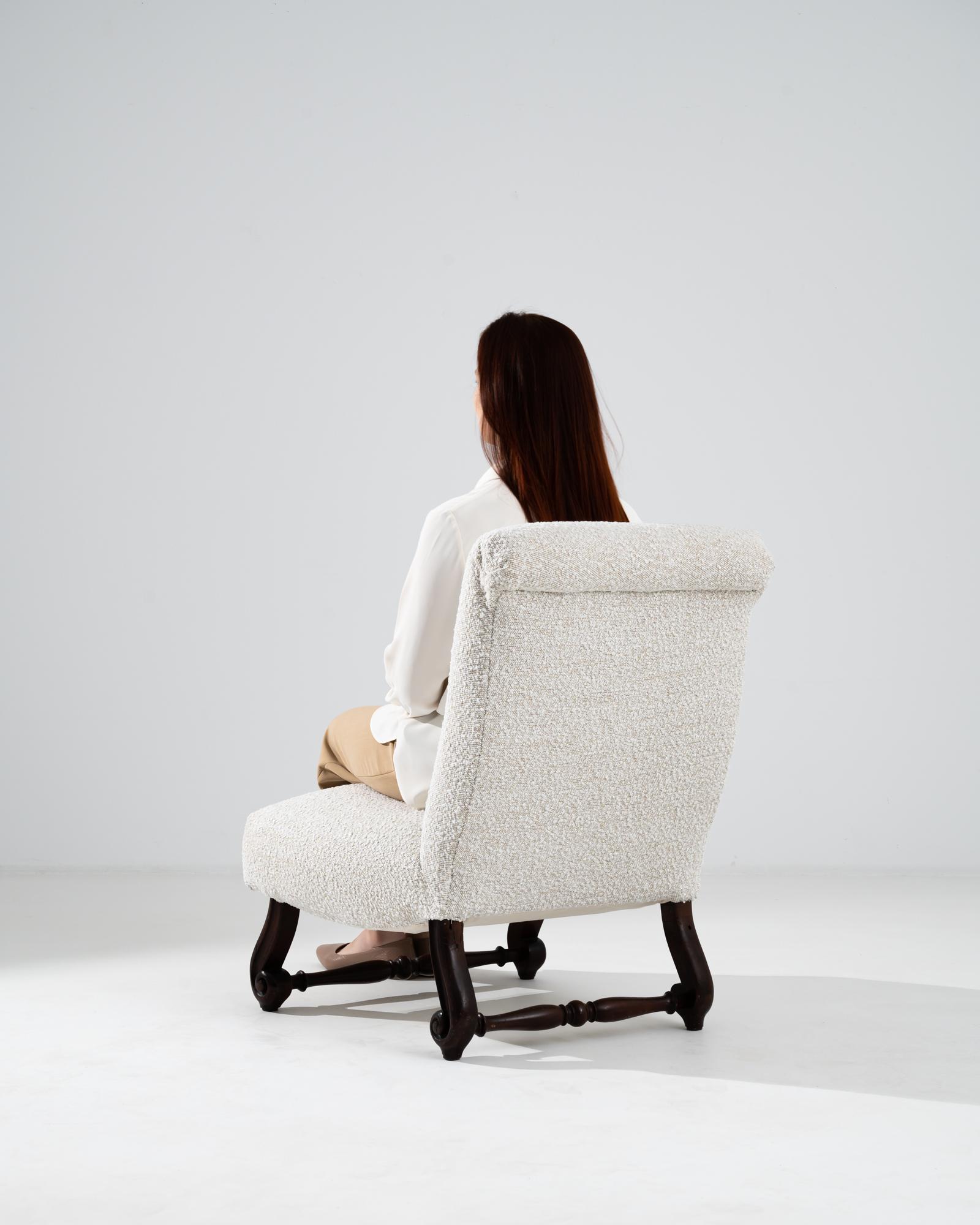 1900s United Kingdom Upholstered Slipper Chair 1