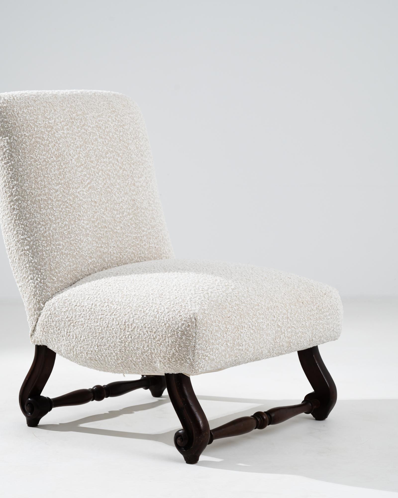 1900s United Kingdom Upholstered Slipper Chair 2