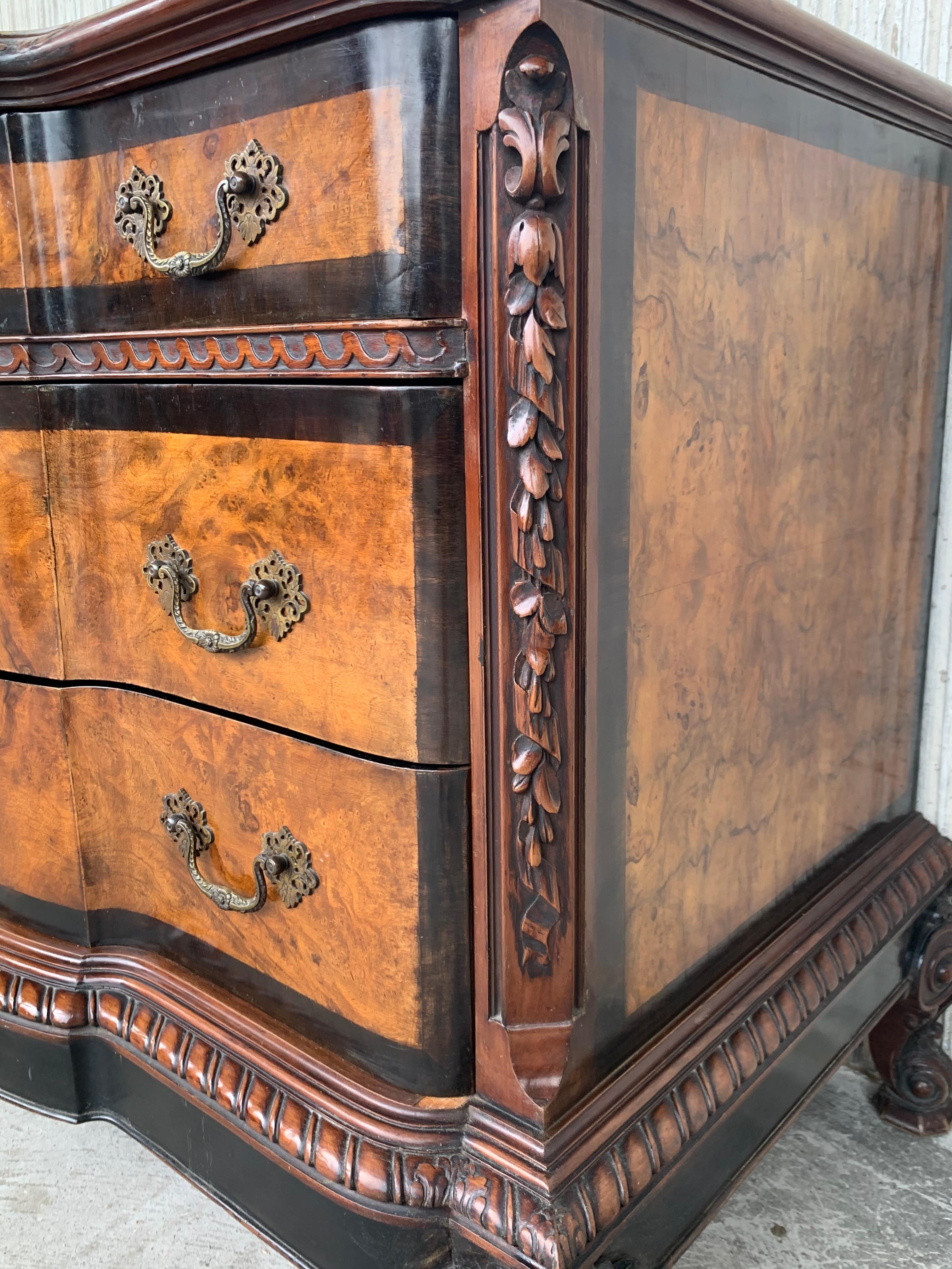 1900s Venetian Baroque Dresser with mirror in Burl Walnut with Ebonized Details For Sale 9